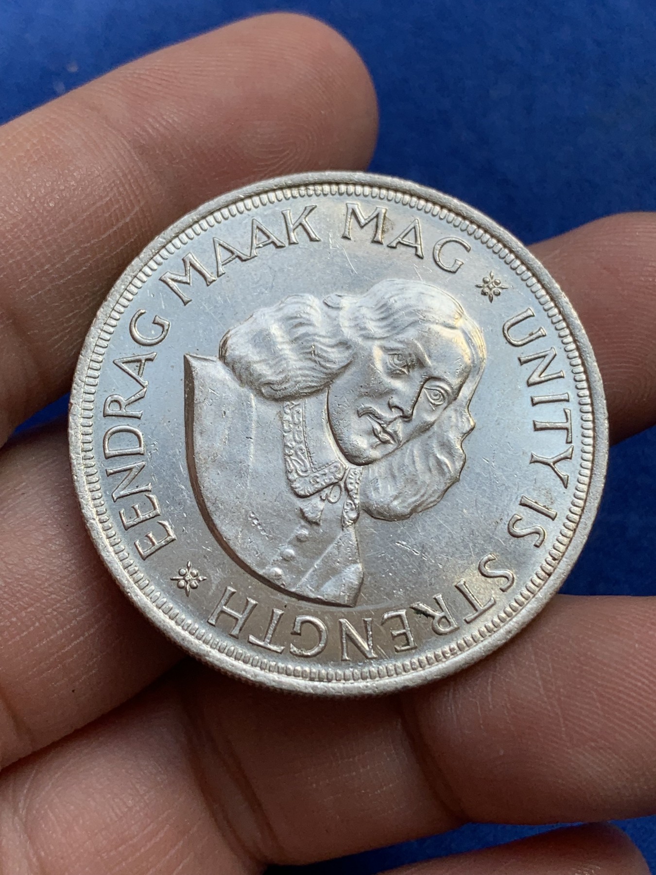 《竞宝斋》第215场-周日，周一 2场 (全场包邮) 南非1963年羚羊50分大银币，原光好品相