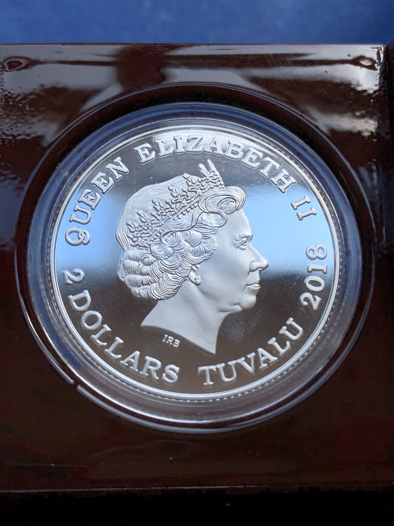 《竞宝斋》第215场-周日，周一 2场 (全场包邮) 台湾省联合图瓦卢发行戊戌狗年精致生肖银币镀金版 少见中国生肖文化与英国女王相结合的纪念银币