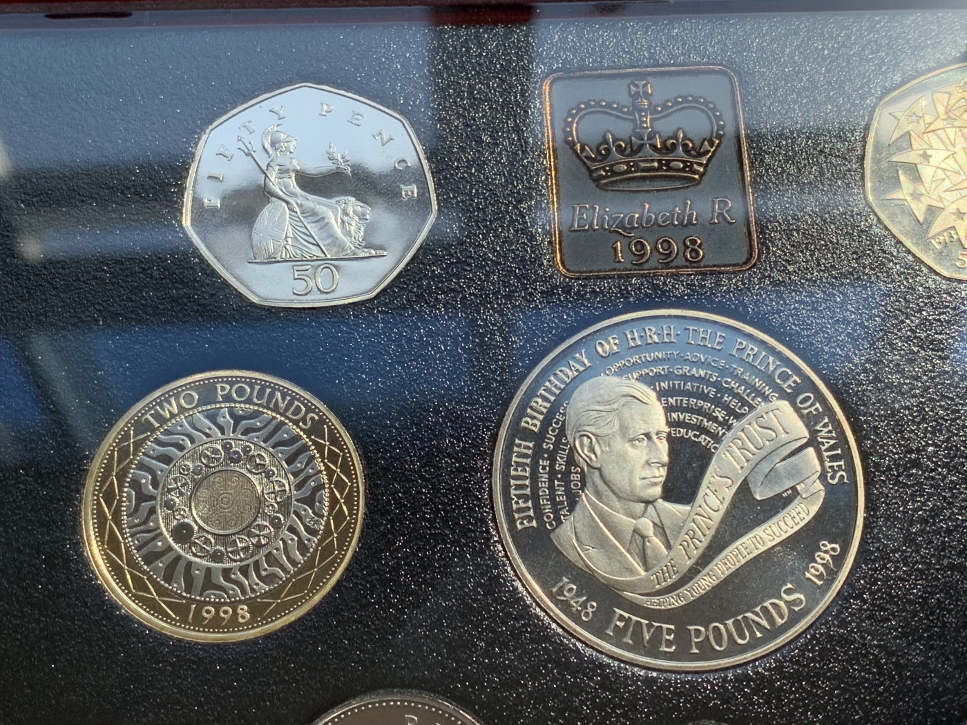 《竞宝斋》第215场-周日，周一 2场 (全场包邮) 英国1998年精致套币 到5镑高值克朗带证书proof set