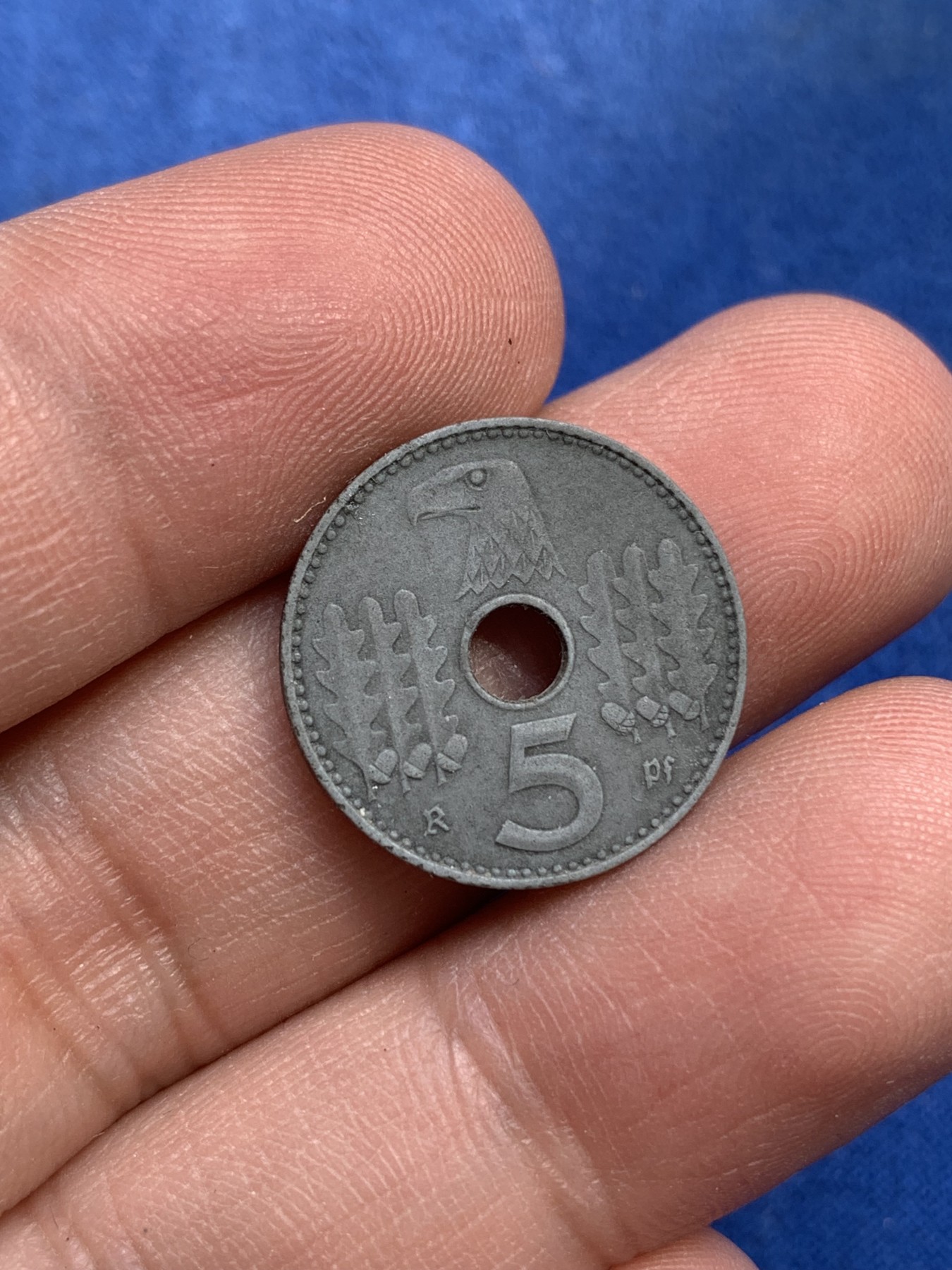 《竞宝斋》第215场-周日，周一 2场 (全场包邮) 德三1940年中孔5芬尼 非常稀有的品种和品相 少见品种