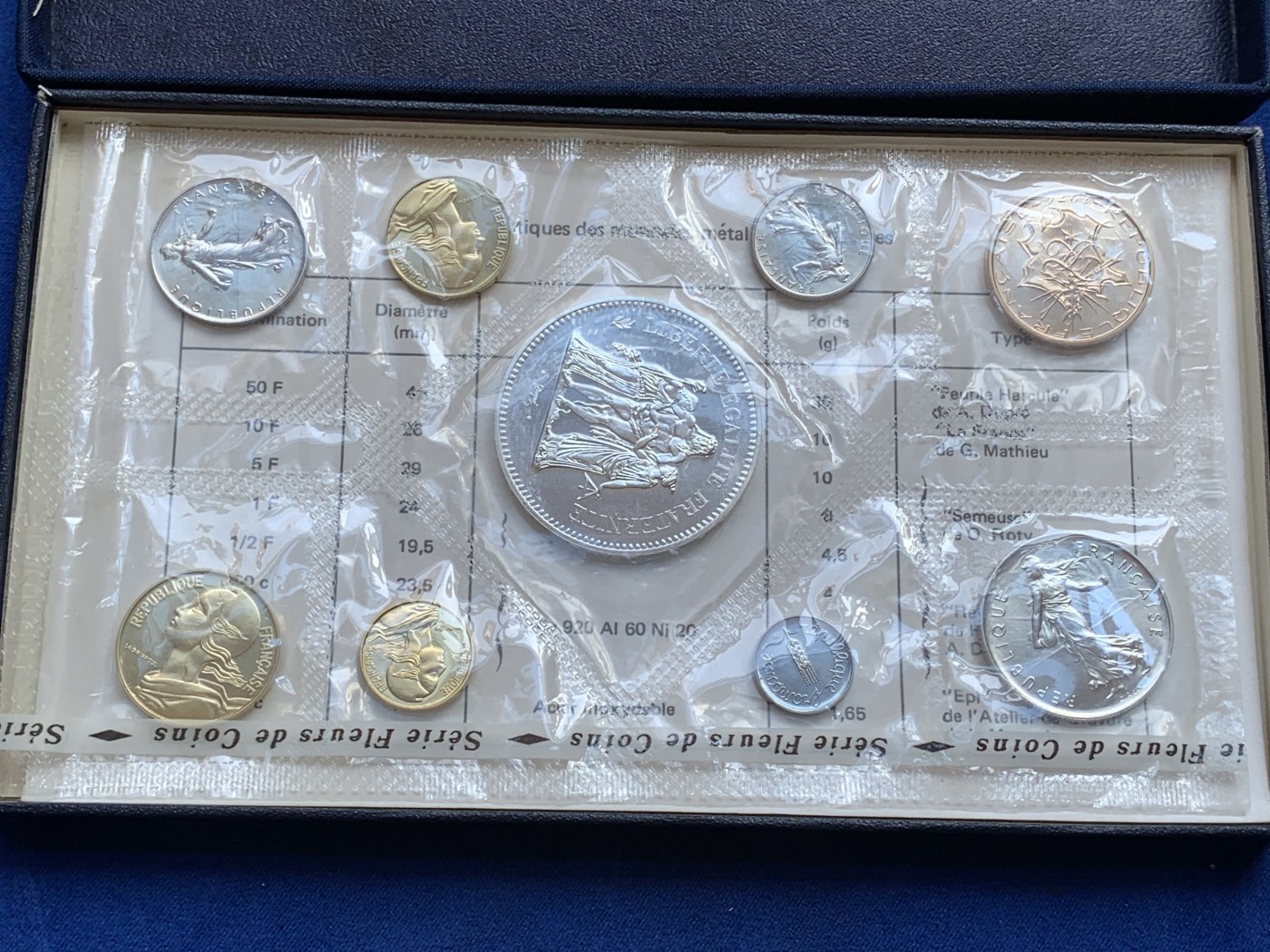 《竞宝斋》第215场-周日，周一 2场 (全场包邮) 法国1974年 官方原封套装未拆银币9枚 其中50法郎大力神为90%高银，性价比极高