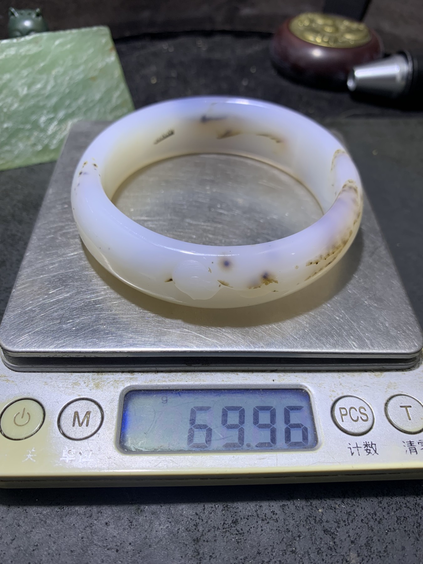 精美高玉化草花纹海洋玉髓手工雕刻一心向佛手镯一个！