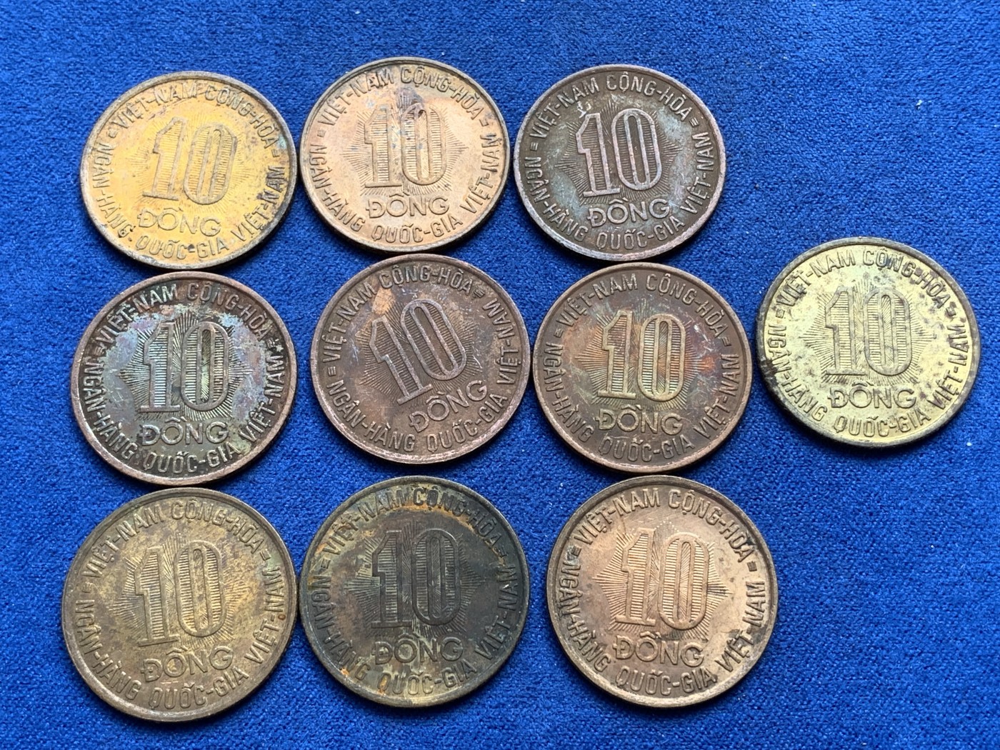 《竞宝斋》第215场-周日，周一 2场 (全场包邮) 10枚一组 南越1974年10盾 FAO 钢镀黄铜纪念币