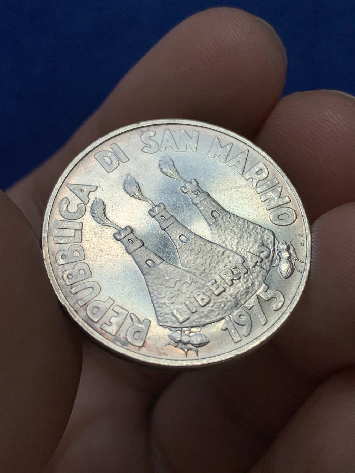 《竞宝斋》第215场-周日，周一 2场 (全场包邮) 圣马力诺 1975 500里拉 海鸥银币 出厂状态