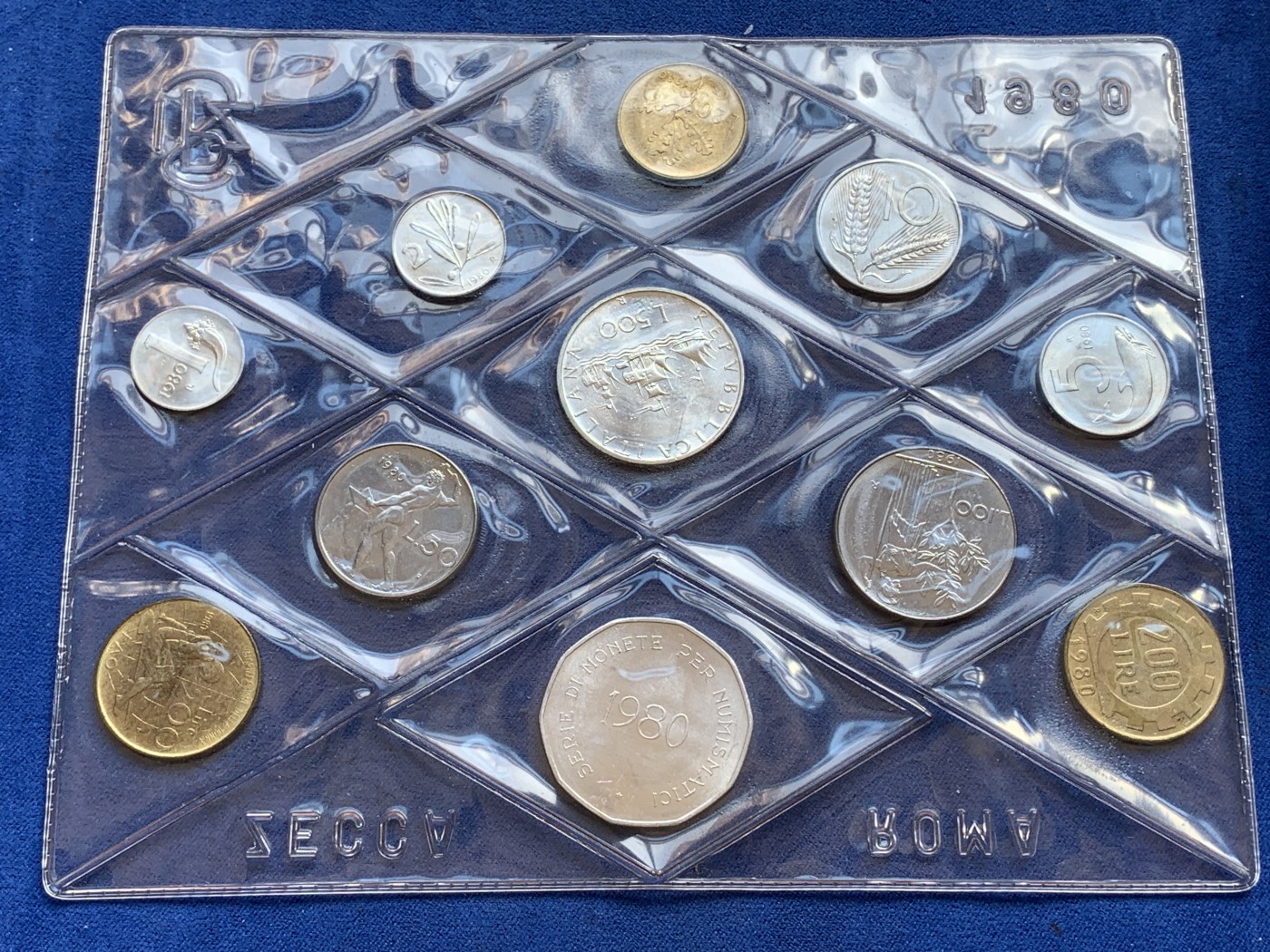 《竞宝斋》第215场-周日，周一 2场 (全场包邮) 意大利1980年套币 含人妻500里拉银币一枚