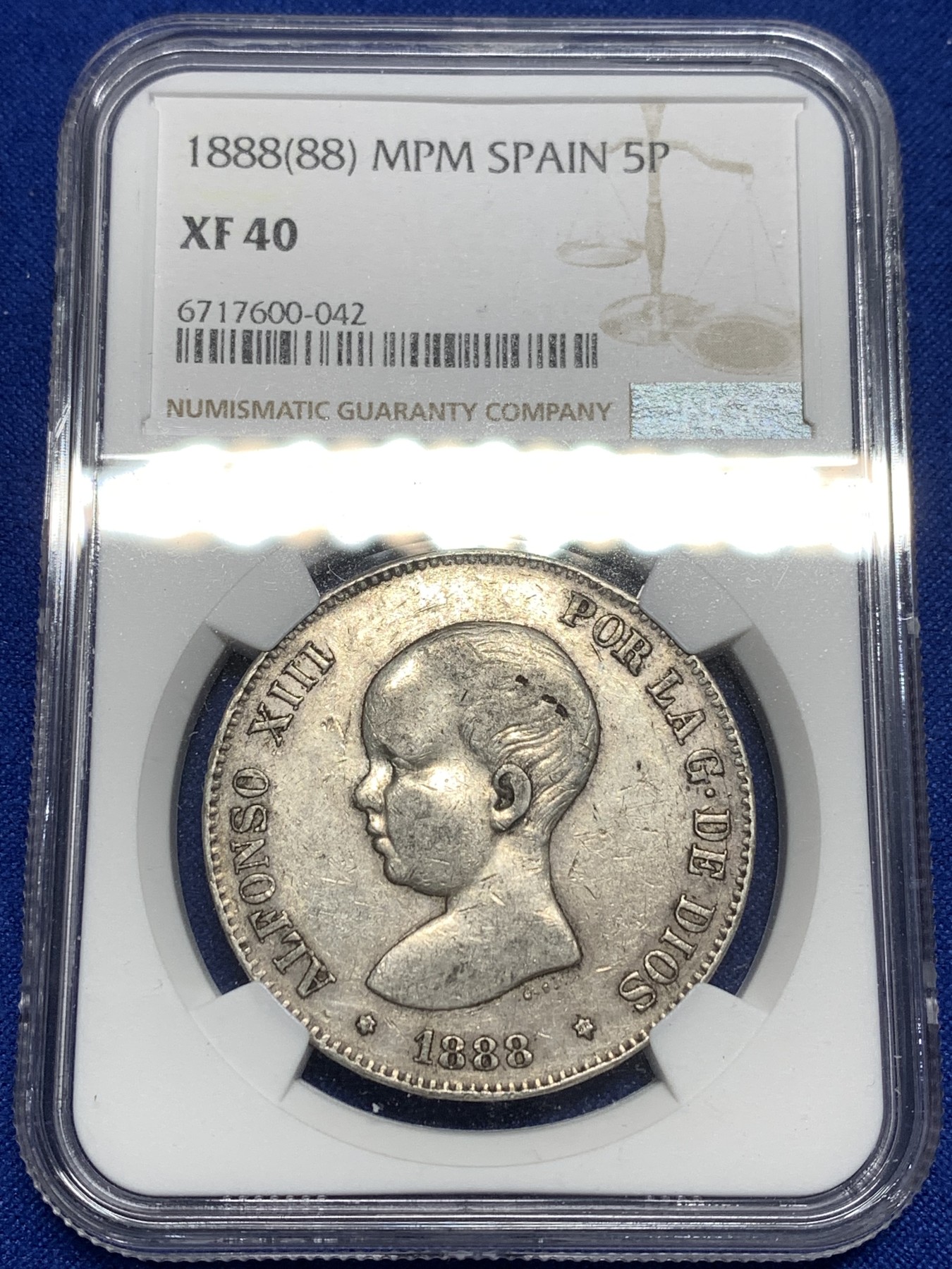 《竞宝斋》第215场-周日，周一 2场 (全场包邮) NGC-XF40 西班牙1888年 阿方索十三世 5比塞塔双柱大银币 吉祥年份