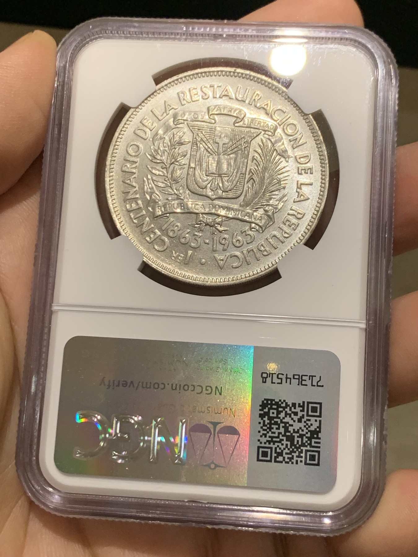 《竞宝斋》第215场-周日，周一 2场 (全场包邮) NGC MS64 多米尼加1963年建国百年纪念比索南美洲印第安人多米尼加最有名的图案