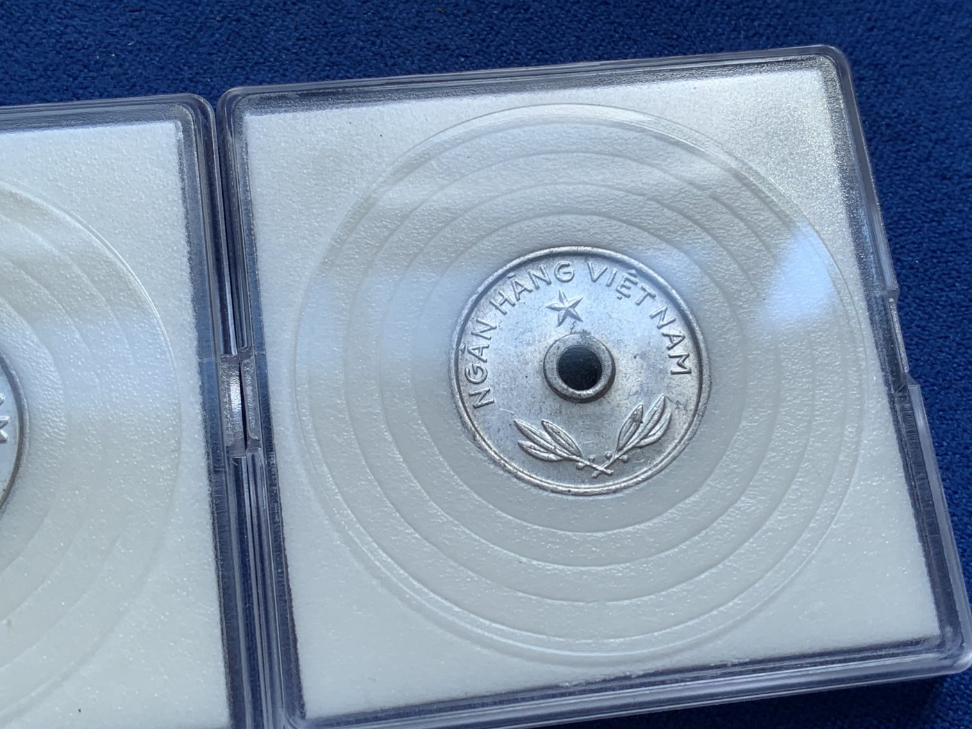 《竞宝斋》第215场-周日，周一 2场 (全场包邮) 3枚一组 越南1975年铝币