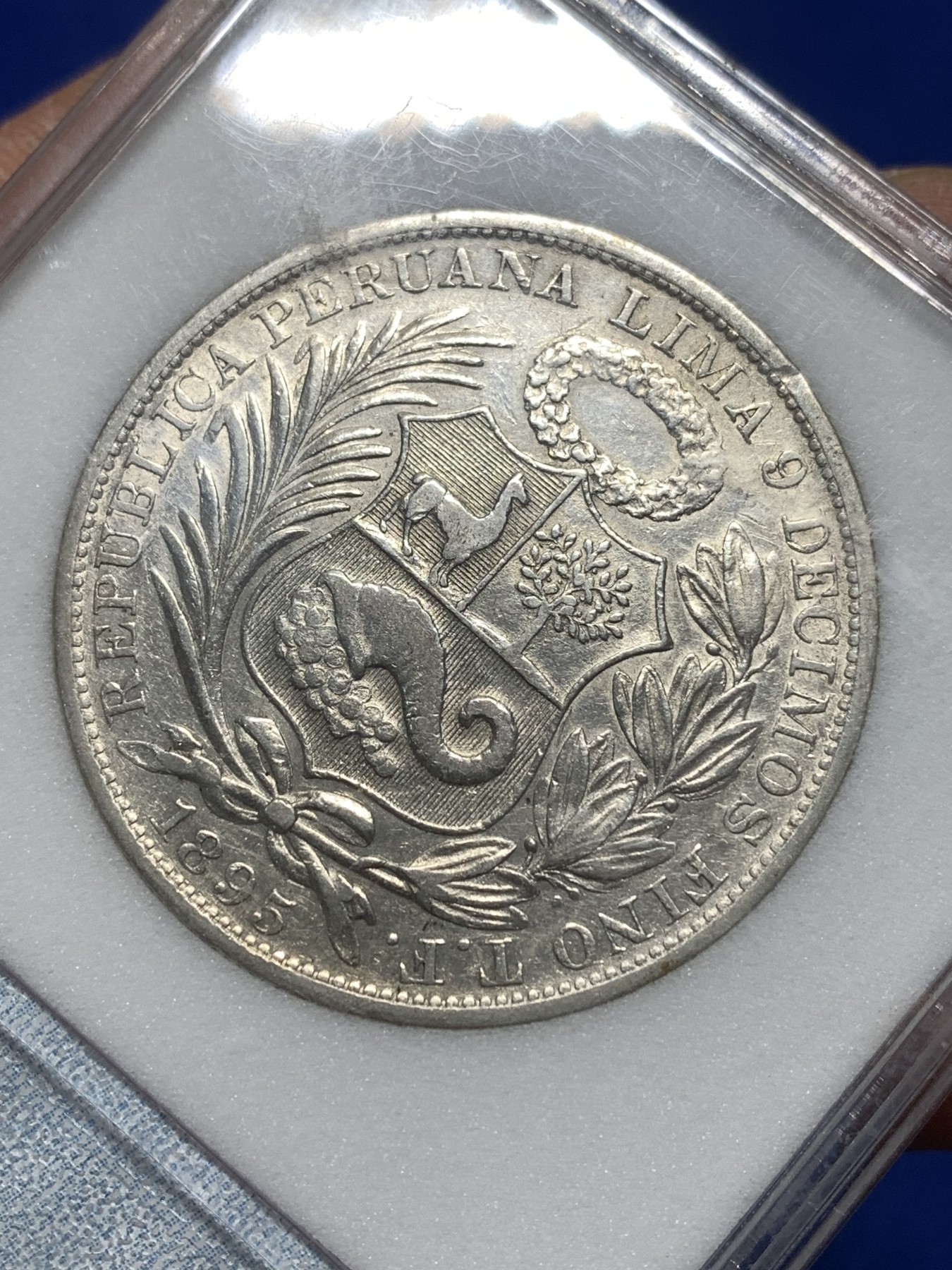 《竞宝斋》第215场-周日，周一 2场 (全场包邮) NNC-AU50 秘鲁 1895 TF女神1索尔大银币 高银版 早期