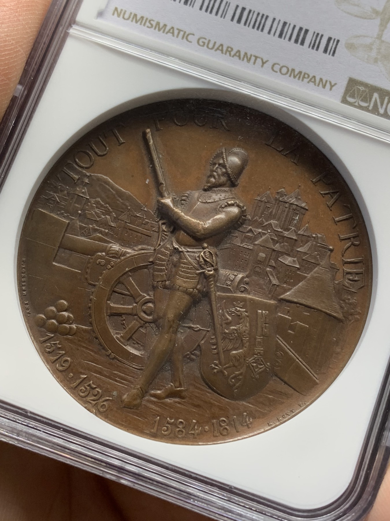 《竞宝斋》第215场-周日，周一 2场 (全场包邮) NGC MS64BN 1887年瑞士日内瓦射击节高浮雕铜章 原味巧克力包浆 品相状态非常好