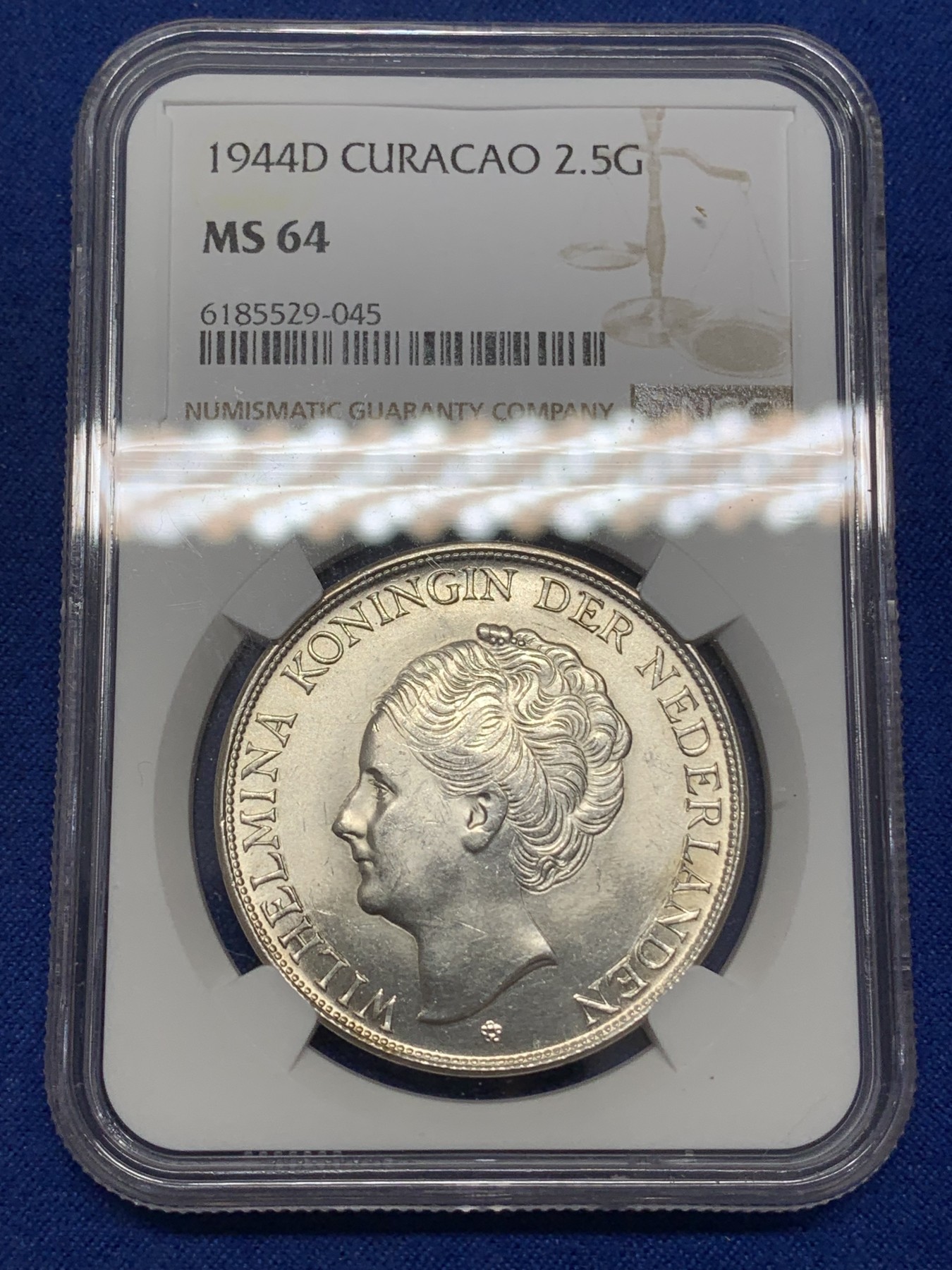 《竞宝斋》第215场-周日，周一 2场 (全场包邮) NGC-MS64 荷属库拉索 1944年2.5盾 威廉敏娜 大银币 闪闪发亮 肉眼无暇 MS-64 高分一步到位 人手必备品种