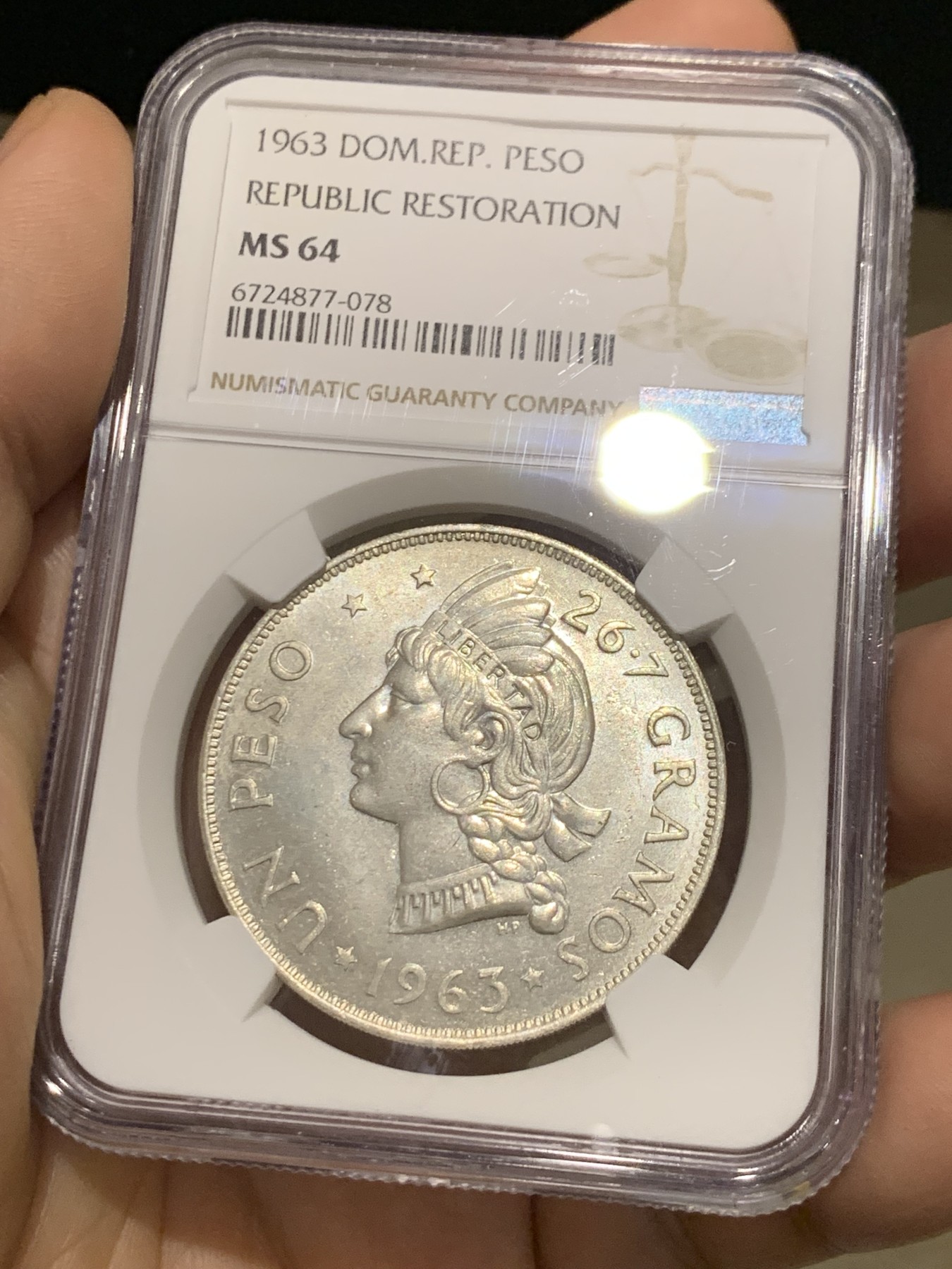 《竞宝斋》第215场-周日，周一 2场 (全场包邮) NGC MS64 多米尼加1963年建国百年纪念比索南美洲印第安人多米尼加最有名的图案