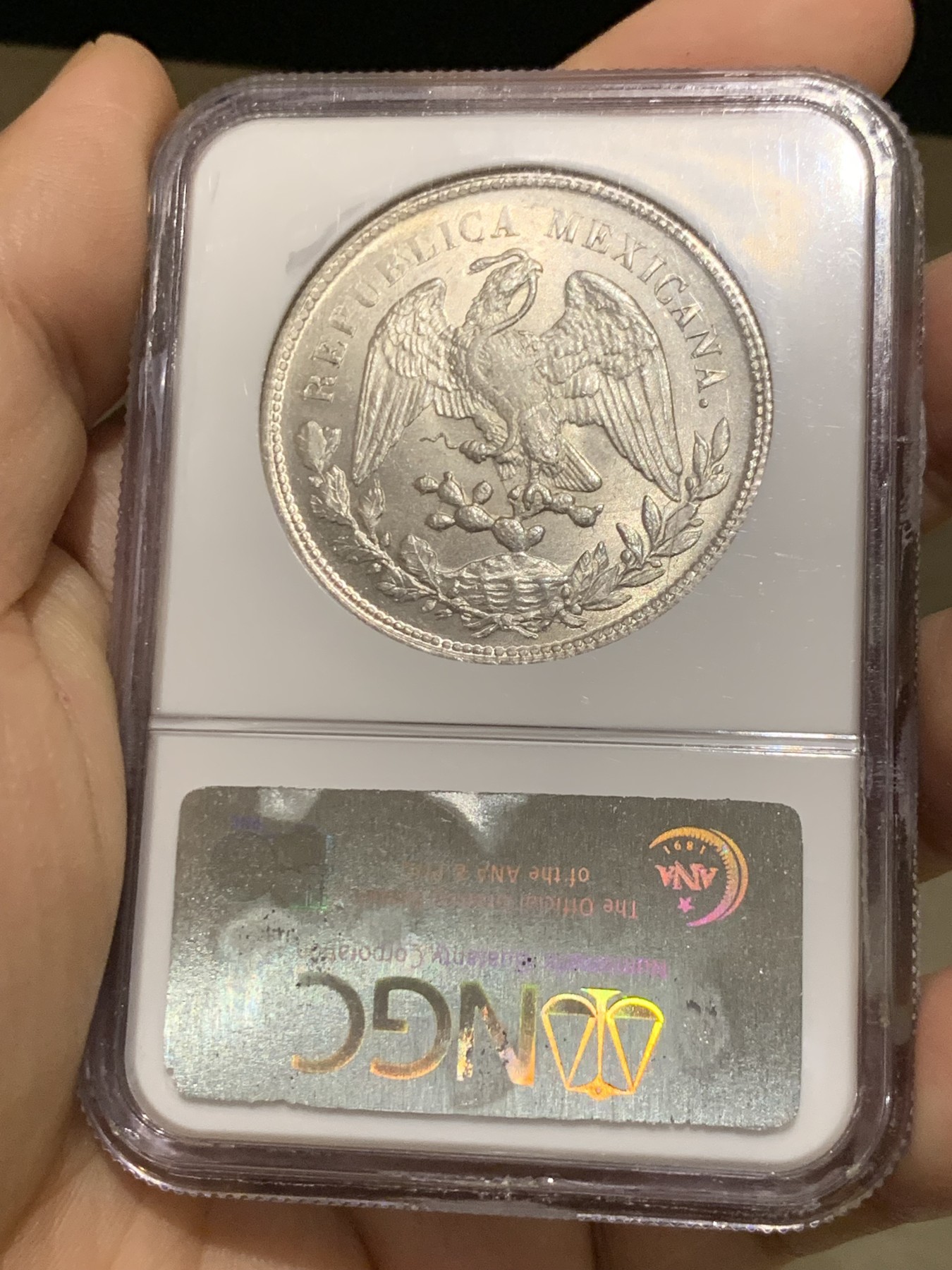 《竞宝斋》第215场-周日，周一 2场 (全场包邮) NGC-MS63 墨西哥 1901年1比索 直边鹰洋 大银币 闪闪发亮 早期老盒 MS-63 及格分数性价比之选 人手必备品种