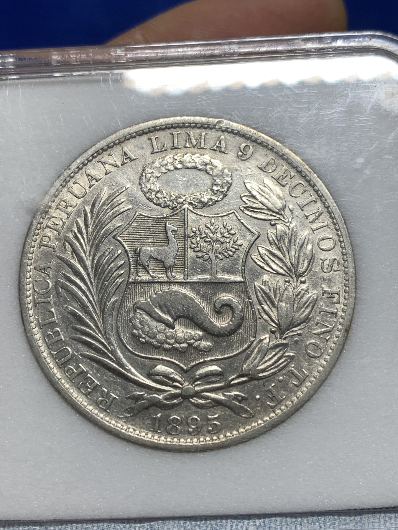 《竞宝斋》第215场-周日，周一 2场 (全场包邮) NNC-AU50 秘鲁 1895 TF女神1索尔大银币 高银版 早期