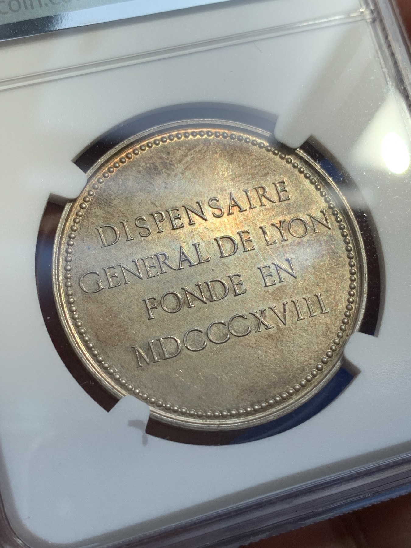 《竞宝斋》第215场-周日，周一 2场 (全场包邮) NGC MS64 1818年 法国 里昂大药房 圆形 银质代币 细节精细