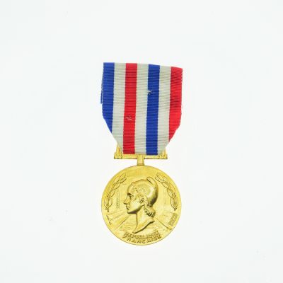 勋章奖章交易所11月18日拍卖 - 法国金级铁路服务奖章，实发