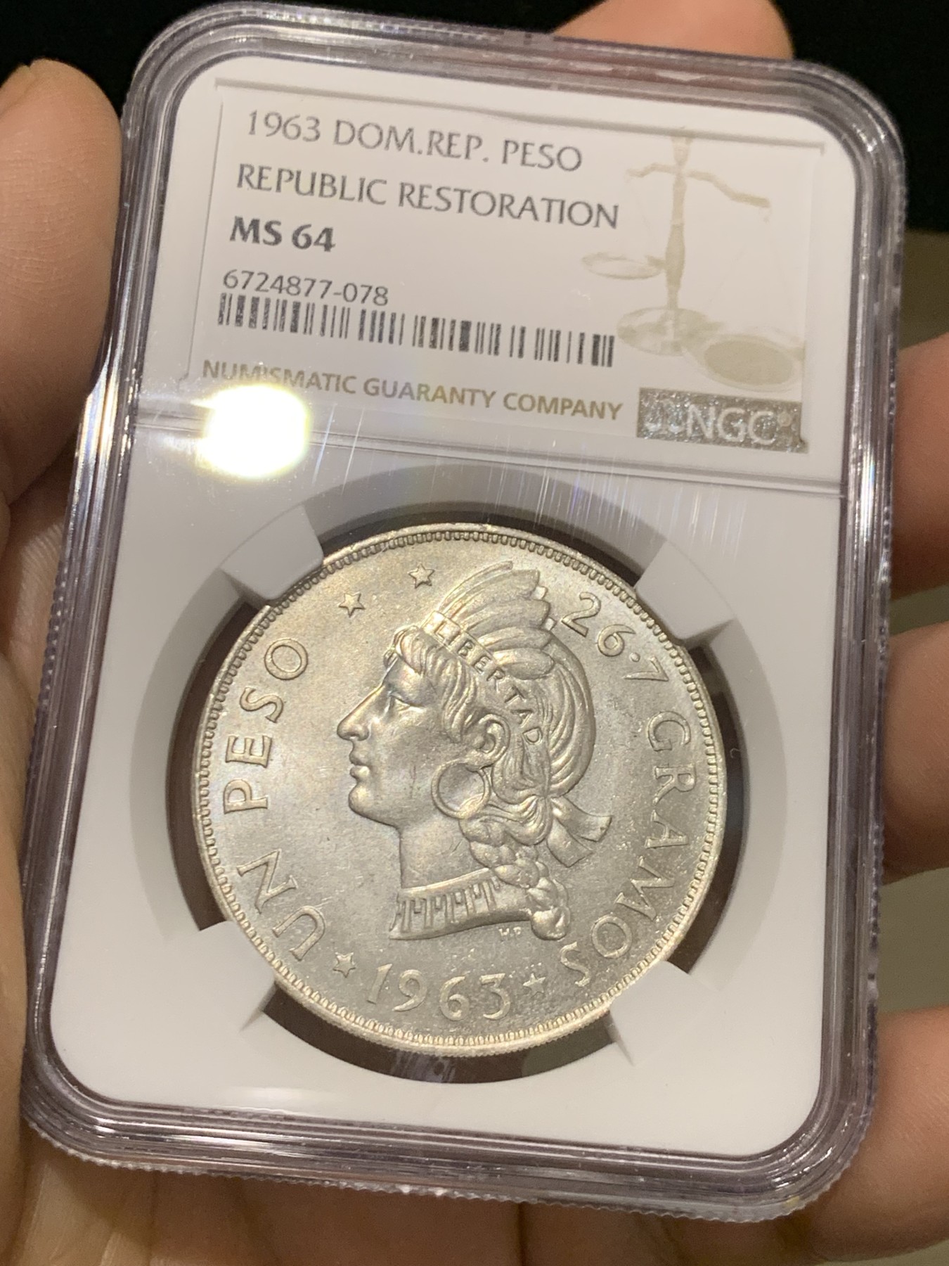 《竞宝斋》第215场-周日，周一 2场 (全场包邮) NGC MS64 多米尼加1963年建国百年纪念比索南美洲印第安人多米尼加最有名的图案