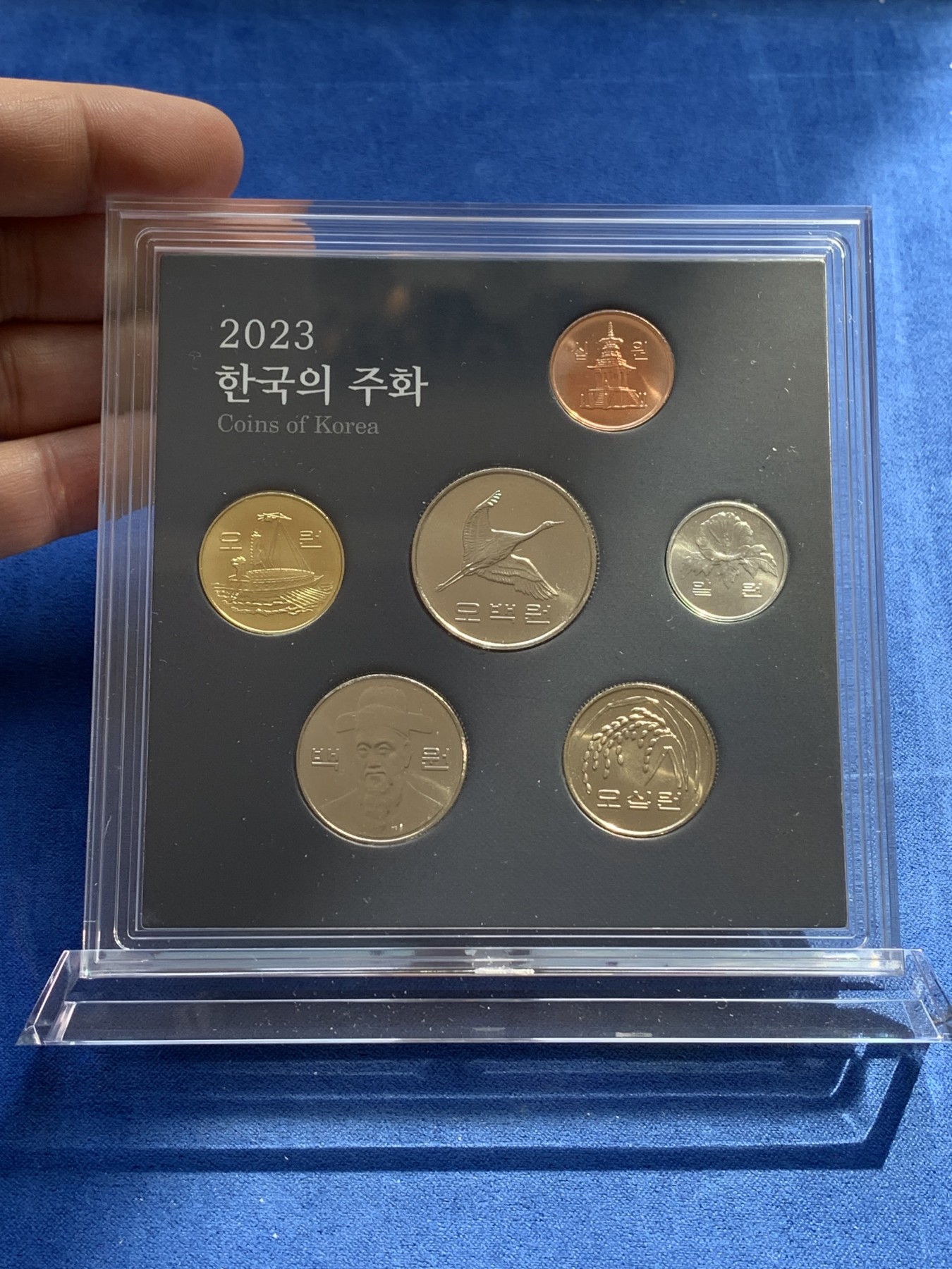 《竞宝斋》第215场-周日，周一 2场 (全场包邮) 韩国2023年新版官方原装套币，BU好品包装厚重精美！