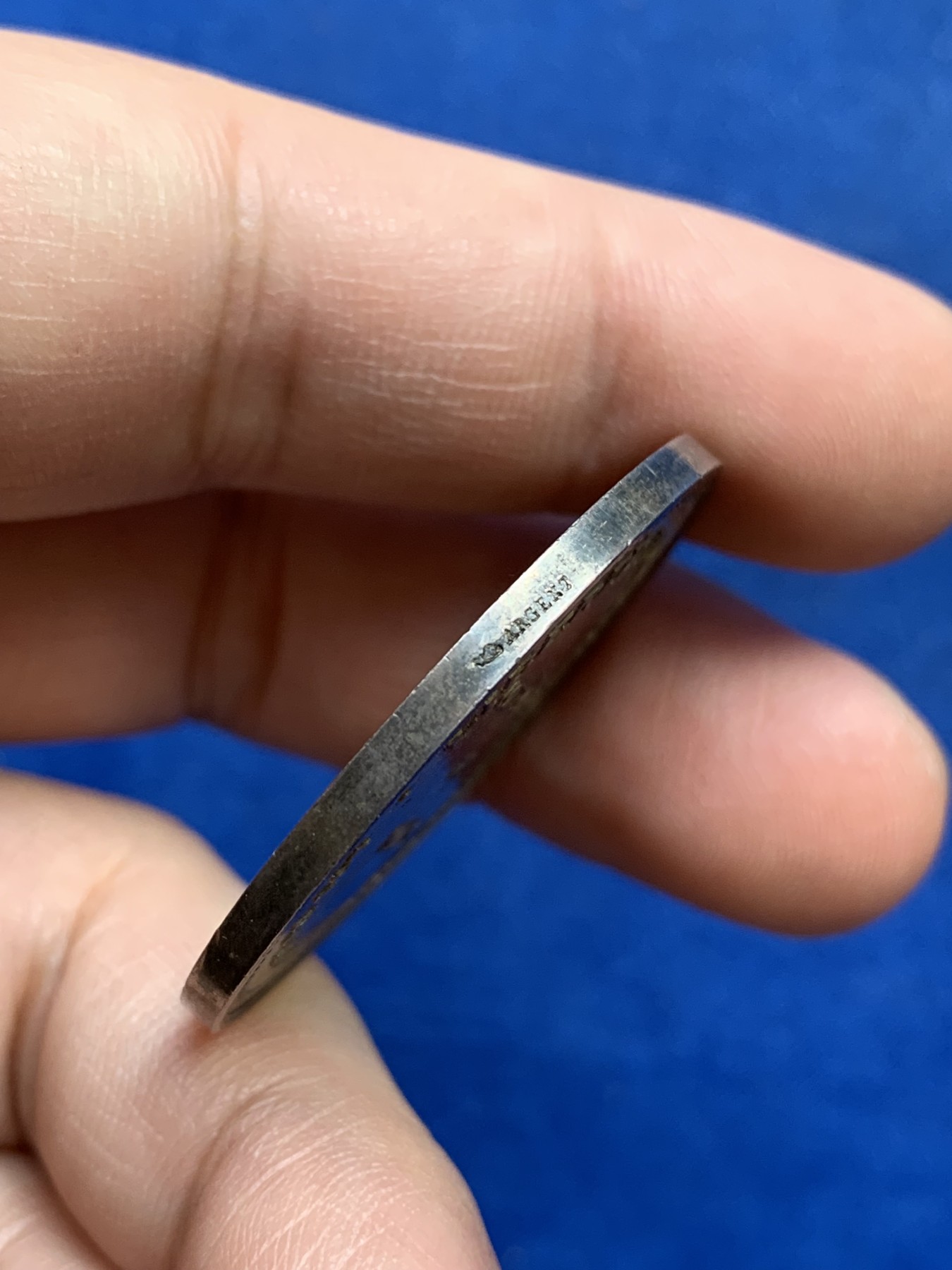 《竞宝斋》第215场-周日，周一 2场 (全场包邮) 1866年 法国自由平等纪念银章 金彩包浆 女神很美 36ⅹ2.3mm.22.5克