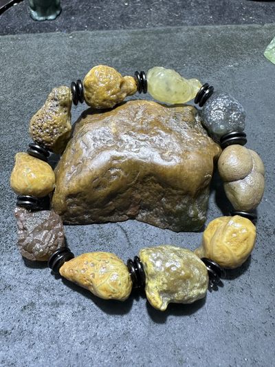 精美罕见老料葫芦形筋脉石大颗粒原石手串一条 - 精美罕见老料葫芦形筋脉石大颗粒原石手串一条