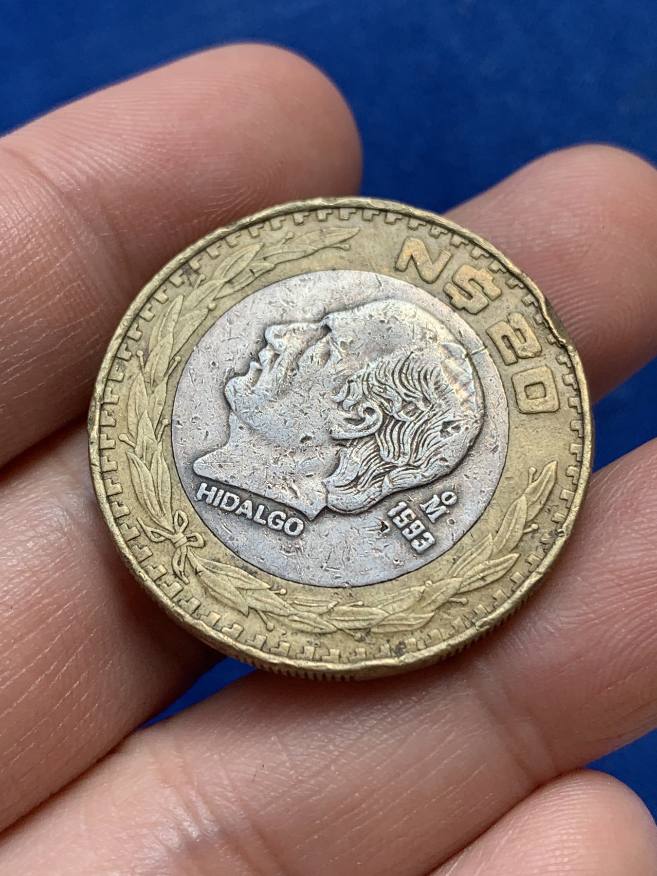 《竞宝斋》第215场-周日，周一 2场 (全场包邮) 墨西哥 1993 20新比索 双金属币 中间白色部分为925银 非常少见的品种