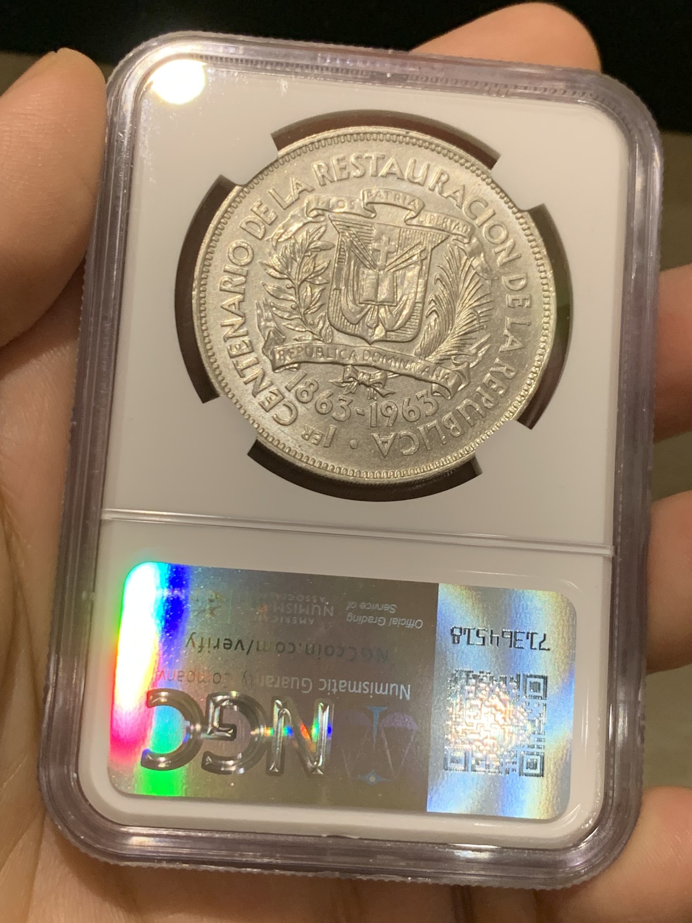 《竞宝斋》第215场-周日，周一 2场 (全场包邮) NGC MS64 多米尼加1963年建国百年纪念比索南美洲印第安人多米尼加最有名的图案