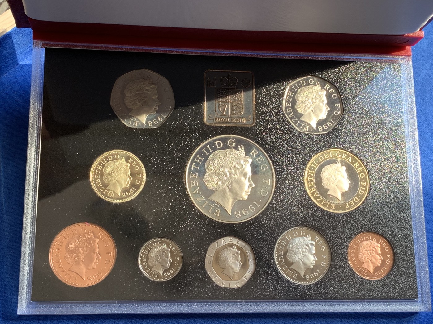 《竞宝斋》第215场-周日，周一 2场 (全场包邮) 英国1998年精致套币 到5镑高值克朗带证书proof set