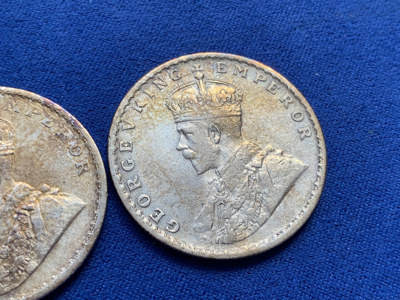 《竞宝斋》第215场-周日，周一 2场 (全场包邮) 两枚一组 英属印度乔治五世卢比银币 1912年+1913年，917高银，凑套必备。