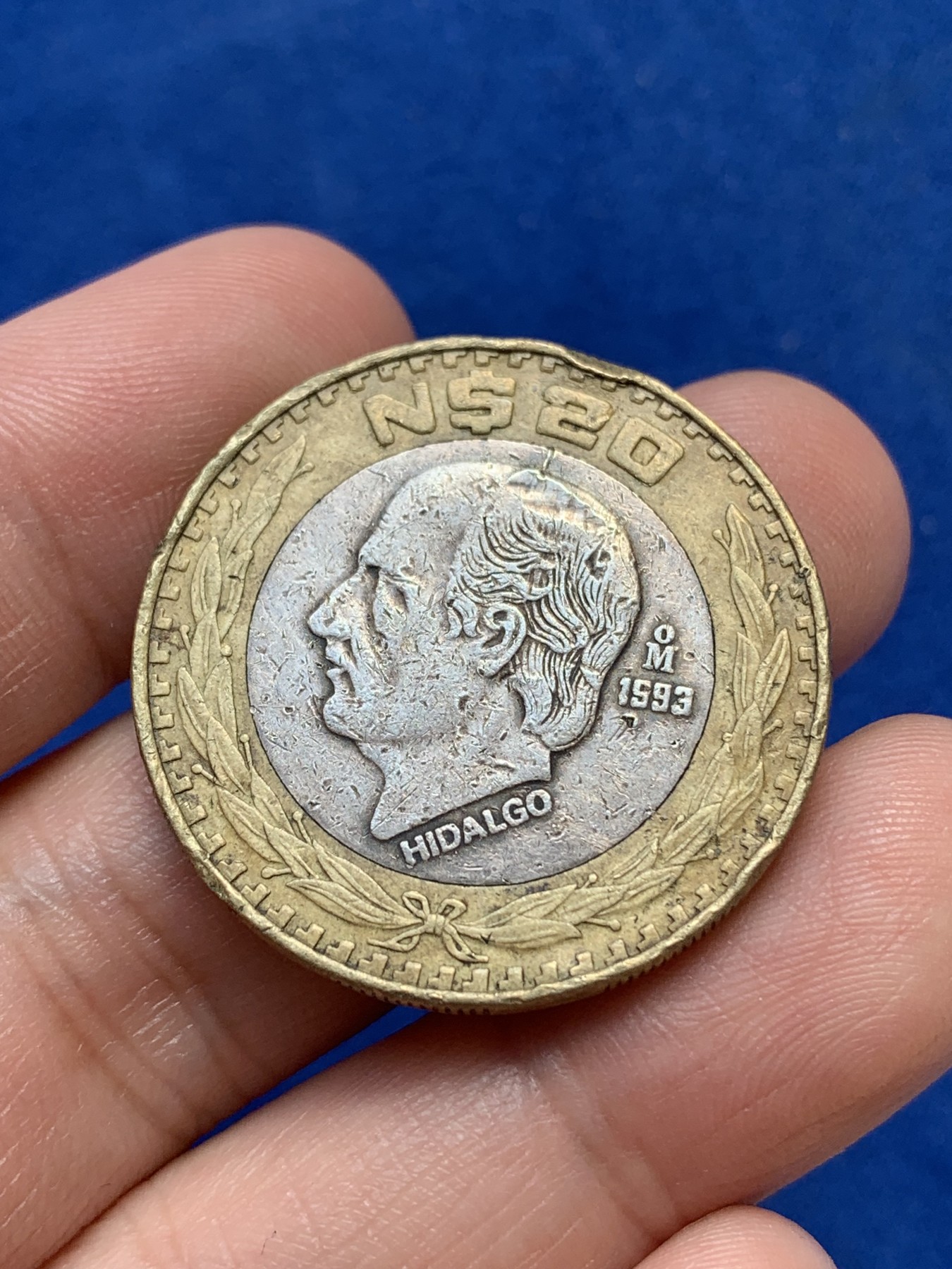 《竞宝斋》第215场-周日，周一 2场 (全场包邮) 墨西哥 1993 20新比索 双金属币 中间白色部分为925银 非常少见的品种