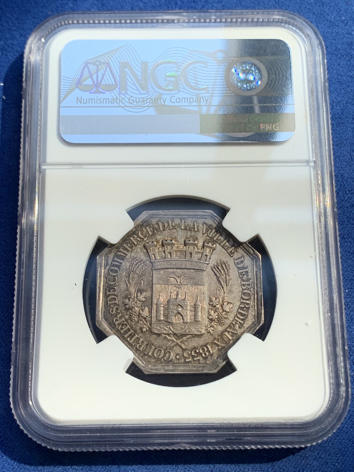 《竞宝斋》第215场-周日，周一 2场 (全场包邮) NGC-MS63 法国十九世纪 波尔多商会站人 八角银制JETON 顶级老包浆 非常漂亮