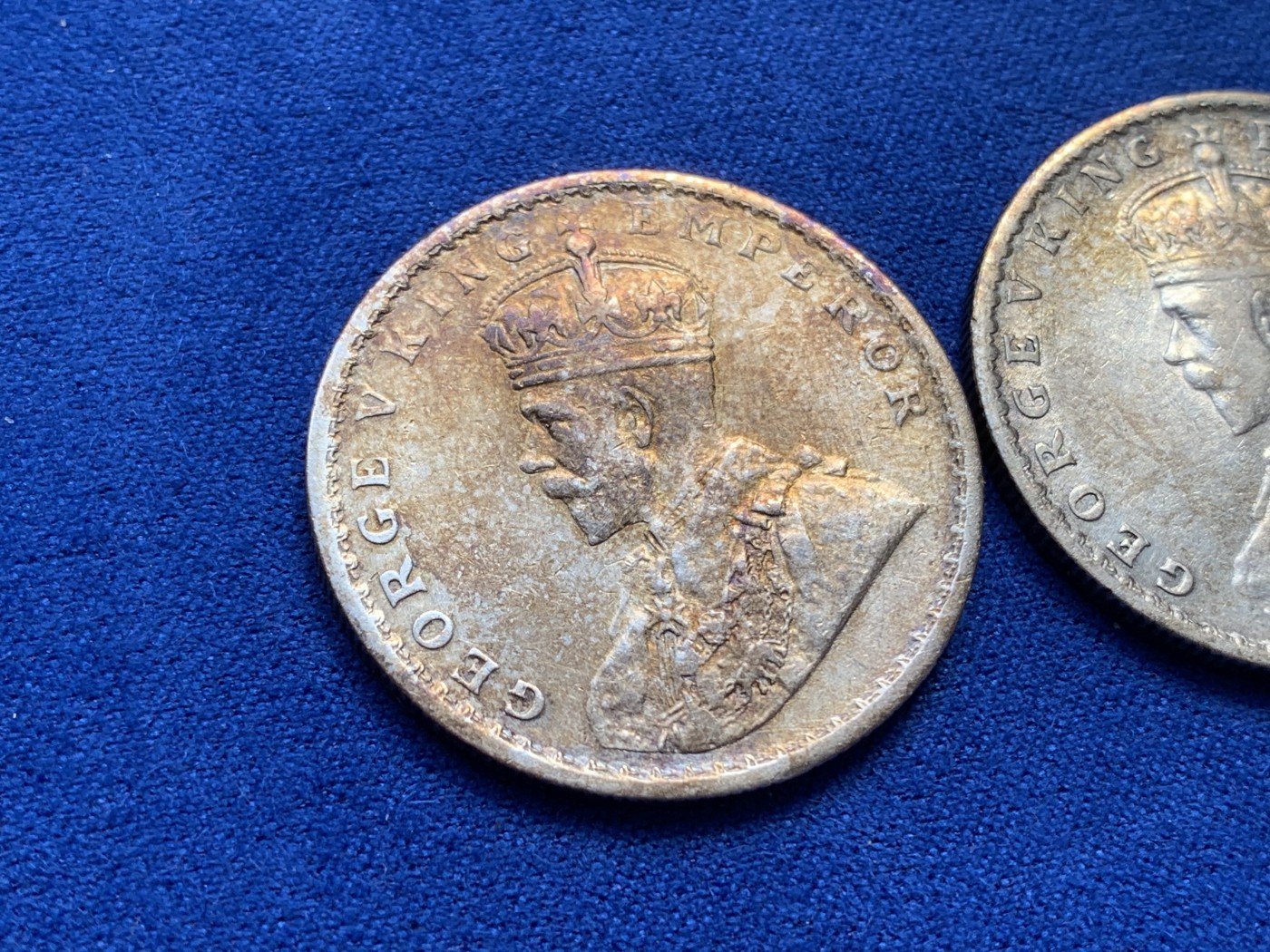 《竞宝斋》第215场-周日，周一 2场 (全场包邮) 两枚一组 英属印度乔治五世卢比银币 1912年+1913年，917高银，凑套必备。