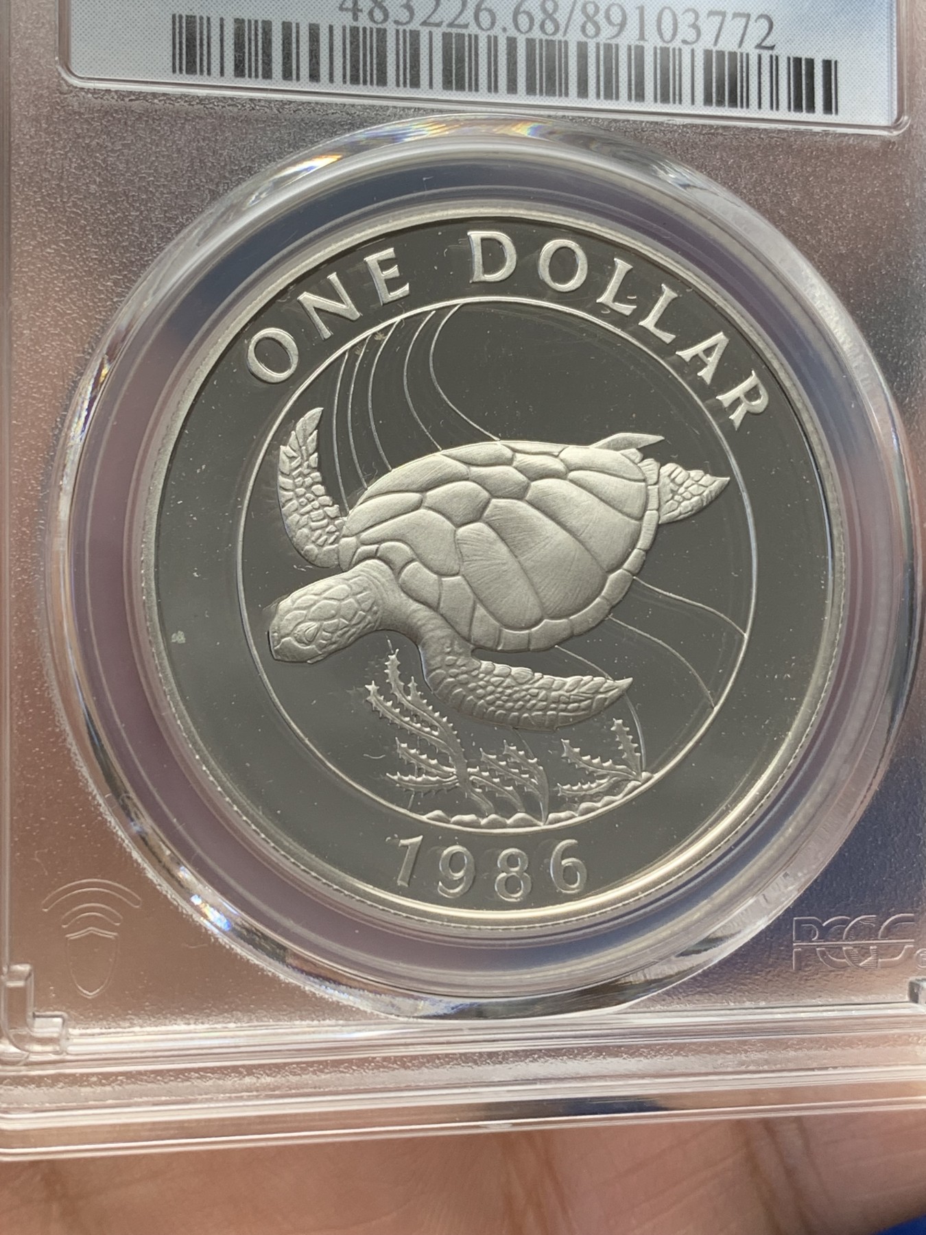 《竞宝斋》第215场-周日，周一 2场 (全场包邮) PCGS金盾 MS68 百慕大1986年海龟1克朗普制大银币，普制的发行量比精制的要少