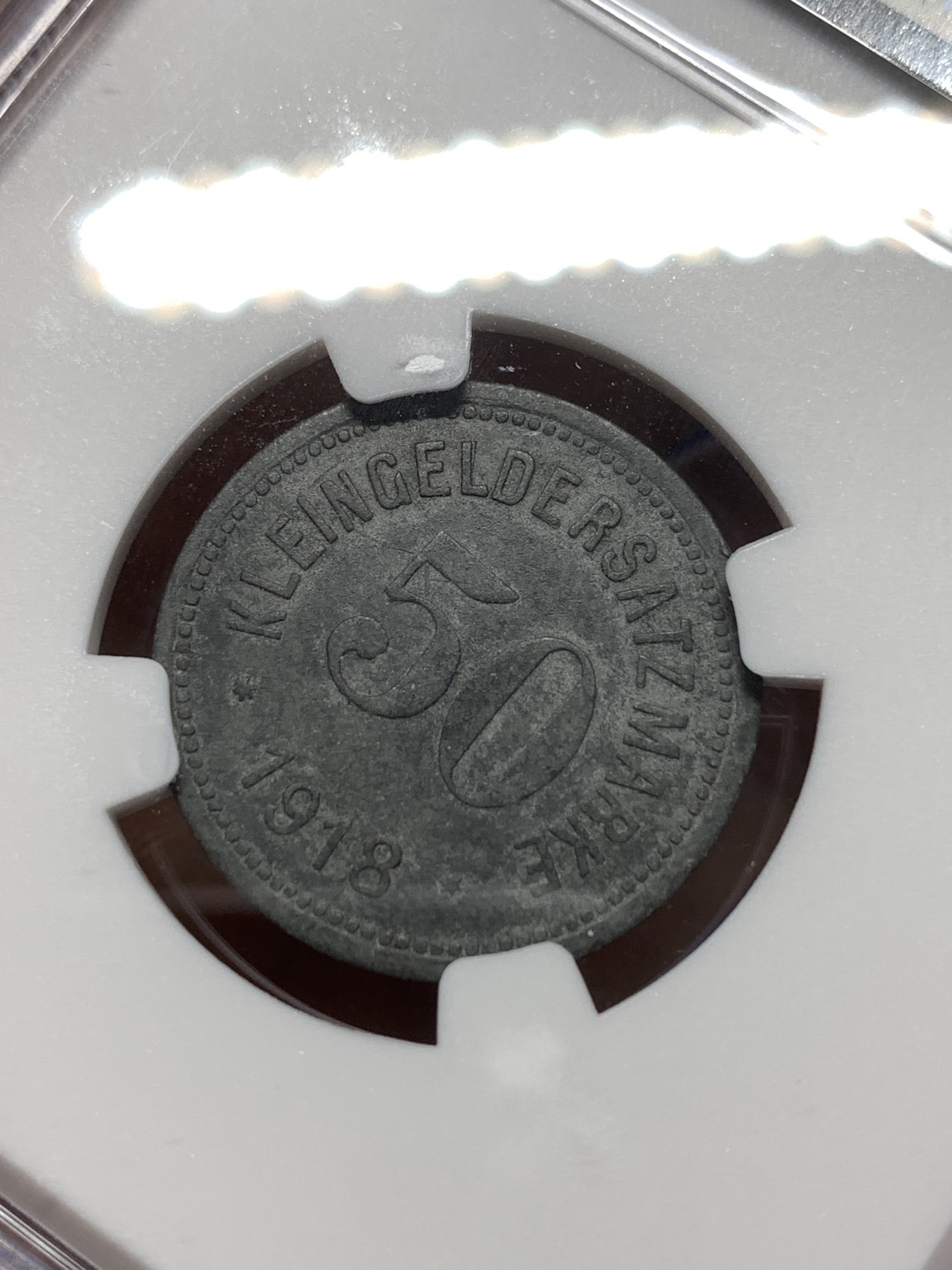 《竞宝斋》第215场-周日，周一 2场 (全场包邮) NGC AUD 1918年德紧 50P Zinc Hof代币