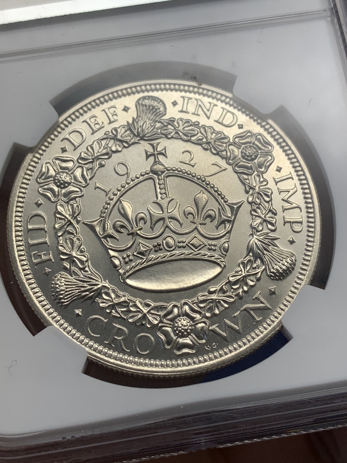 《竞宝斋》第215场-周日，周一 2场 (全场包邮) NGC PF64 英国1927年乔治五世精制花冠一克朗银币，精制镜面