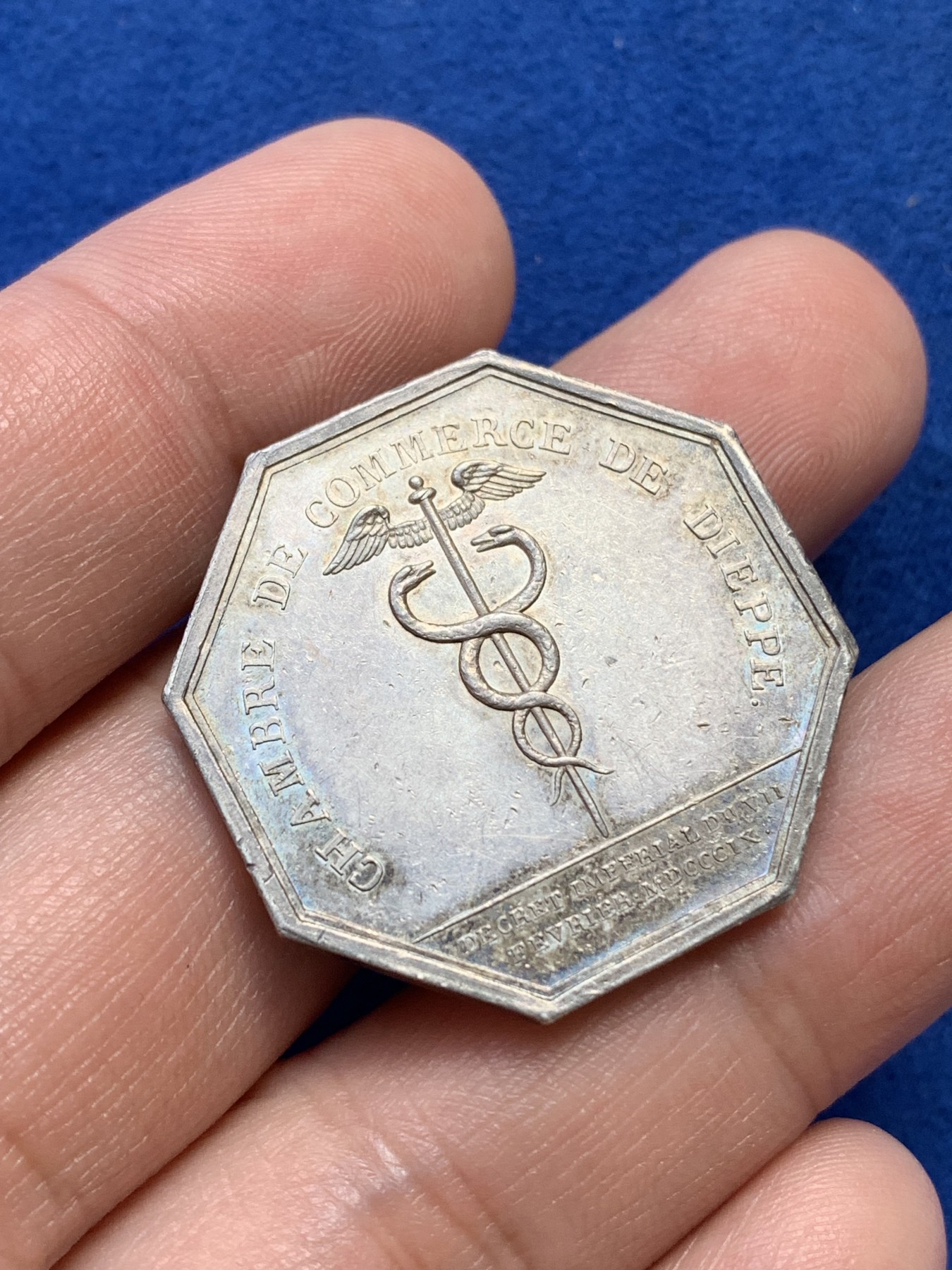 《竞宝斋》第215场-周日，周一 2场 (全场包邮) 法国 1809 拿破仑 迪耶普商会 银质八角代币 少见品种 早期无边铭 31.9mm 13.3克