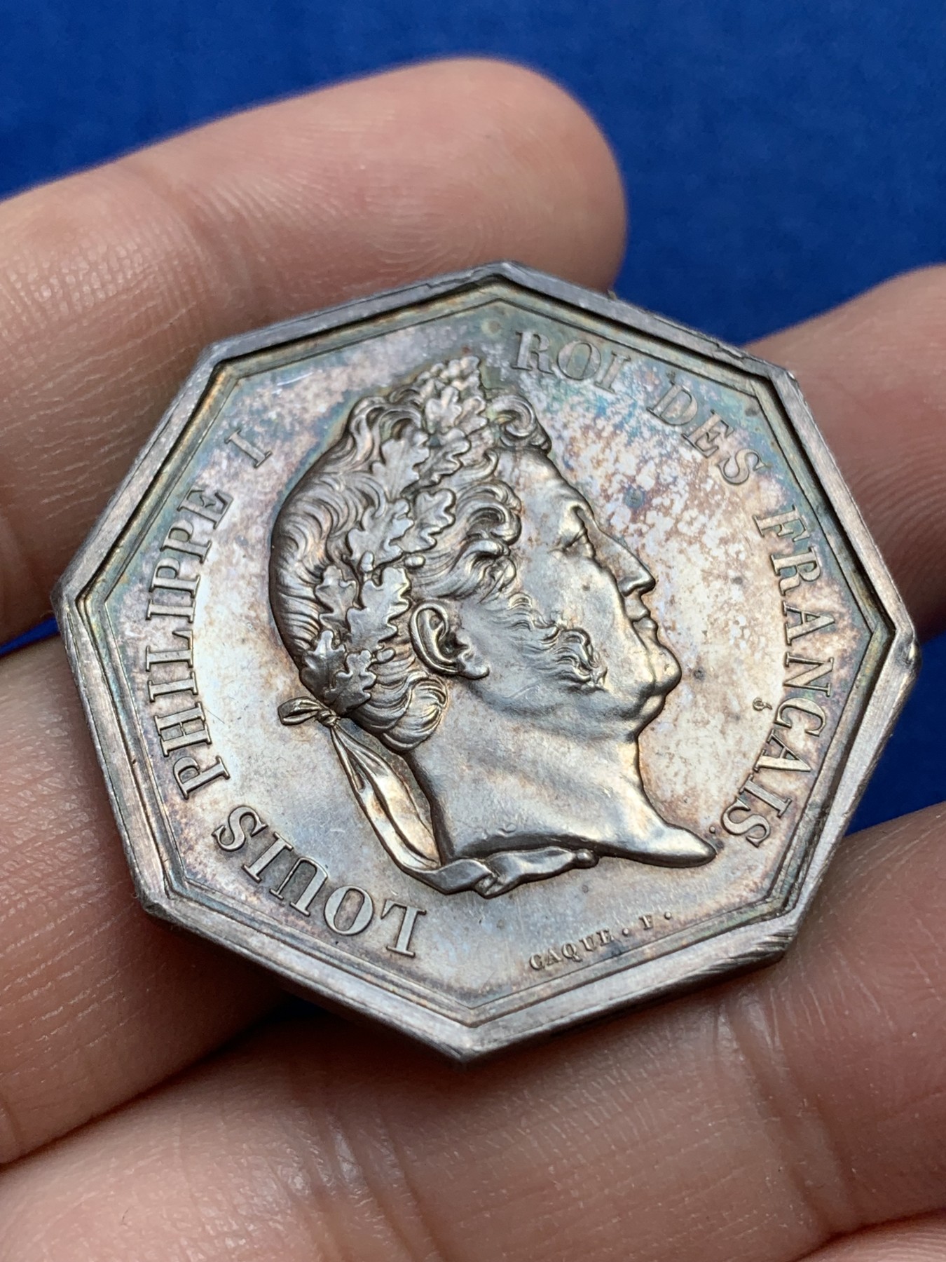 《竞宝斋》第215场-周日，周一 2场 (全场包邮) 法国1819凤凰火灾保险公司八角银质代币，22.45g，35.8mm，手指边铭