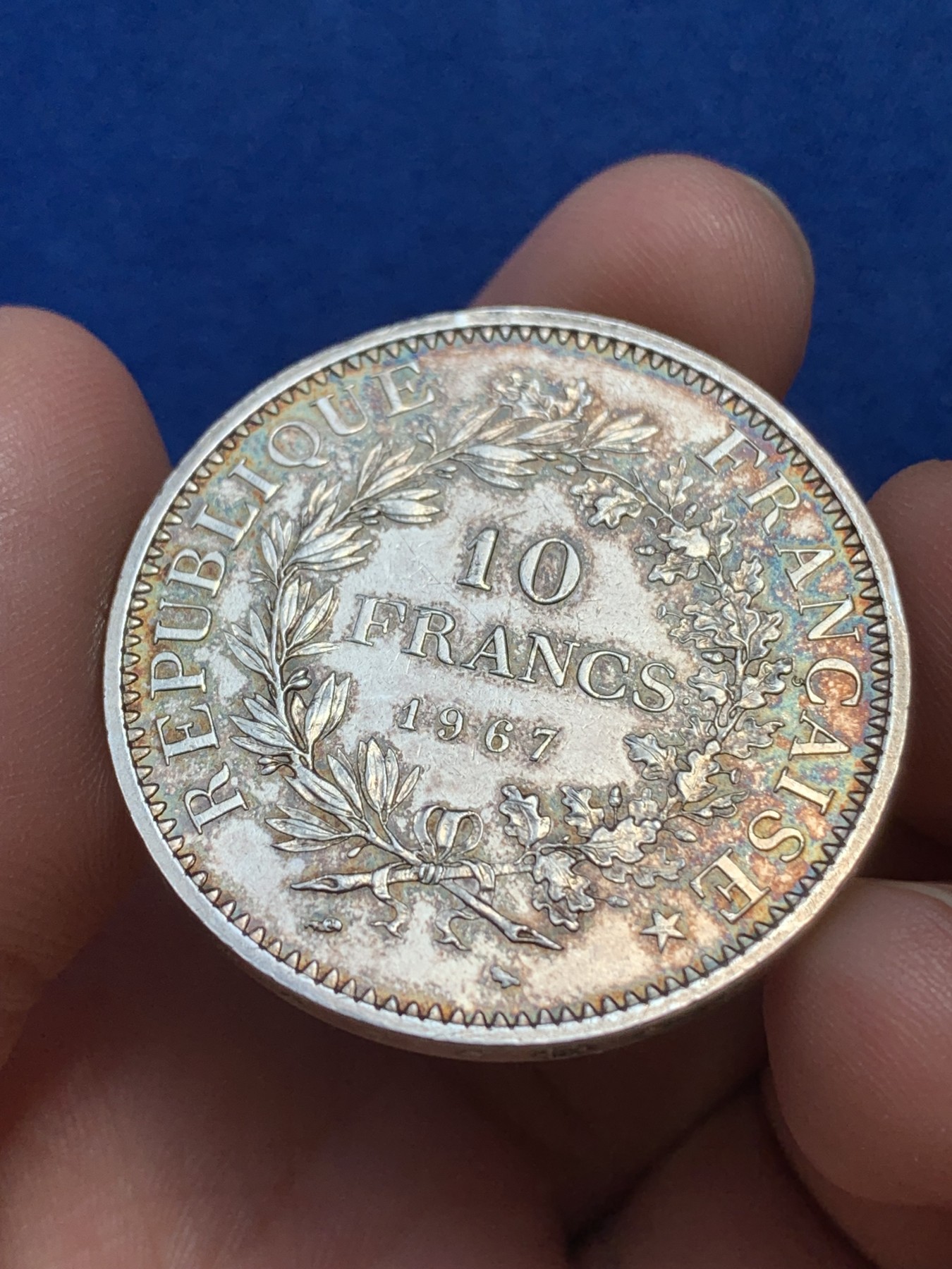 《竞宝斋》第215场-周日，周一 2场 (全场包邮) 法国 1967 大力神 10法郎大银币 带包浆 光好