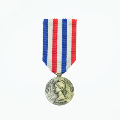 勋章奖章交易所11月18日拍卖 - 法国银级铁路服务奖章，实发