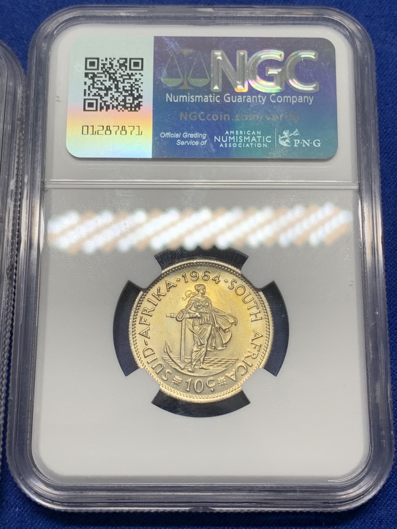 《竞宝斋》第215场-周日，周一 2场 (全场包邮) 两枚一组 NGC-MS64 美属菲律宾打铁女神20C银币，转光好品+NGC-MS62南非开拓者里贝克10C银币，光度好低评