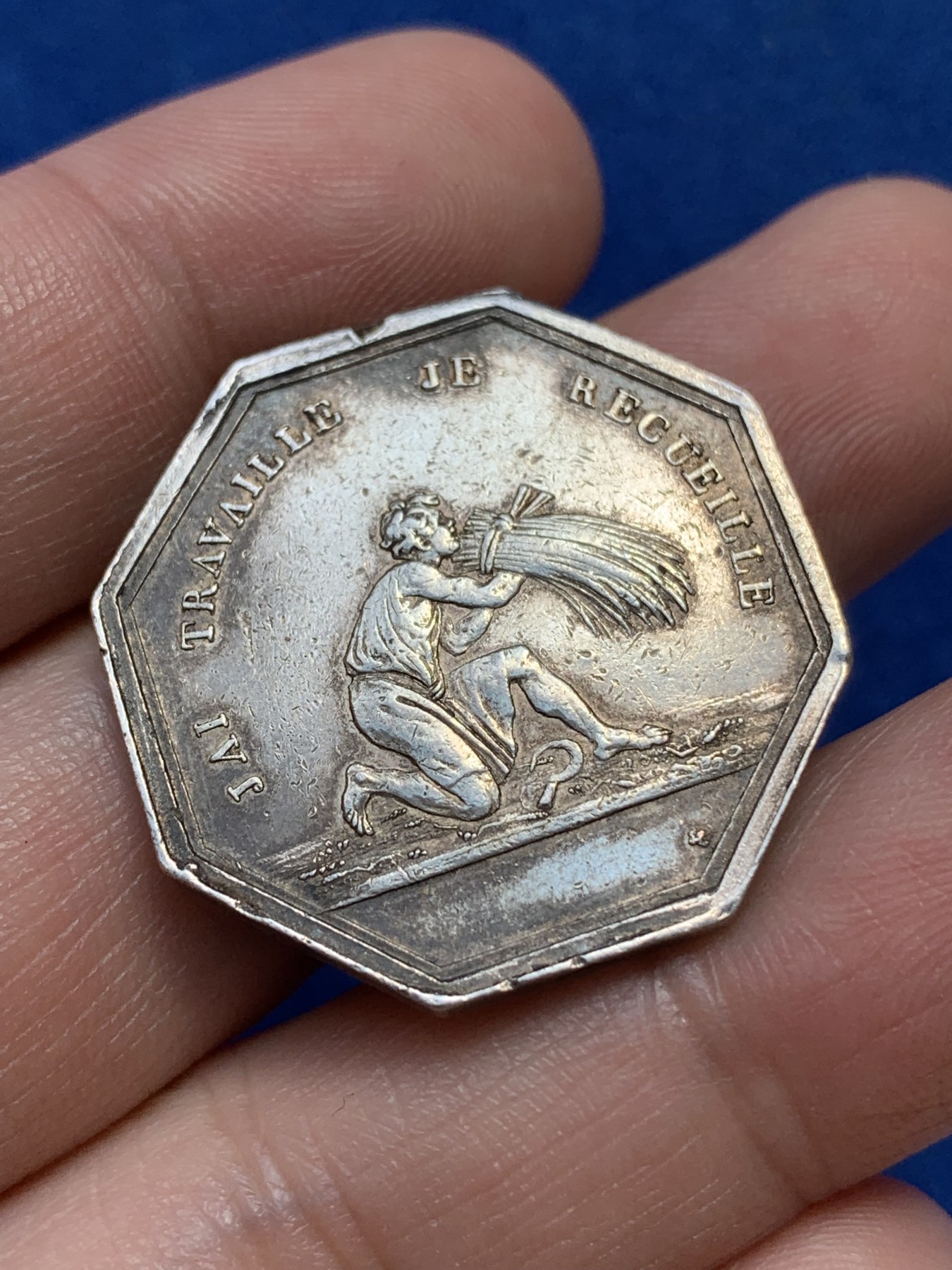 《竞宝斋》第215场-周日，周一 2场 (全场包邮) 法国 1832-1841 八角银质代币 天使与丘比特  极少见品种 神灯边铭 12克 29.8mm