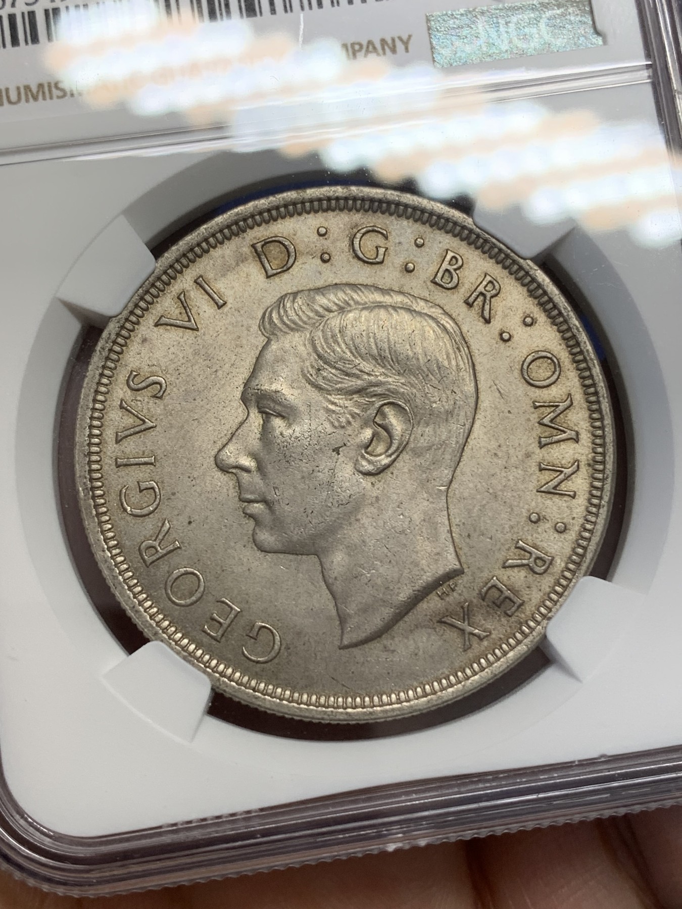 《竞宝斋》第215场-周日，周一 2场 (全场包邮) NGC- MS63 英国1937年乔治六世登基纪念克朗大银币， 光度很强