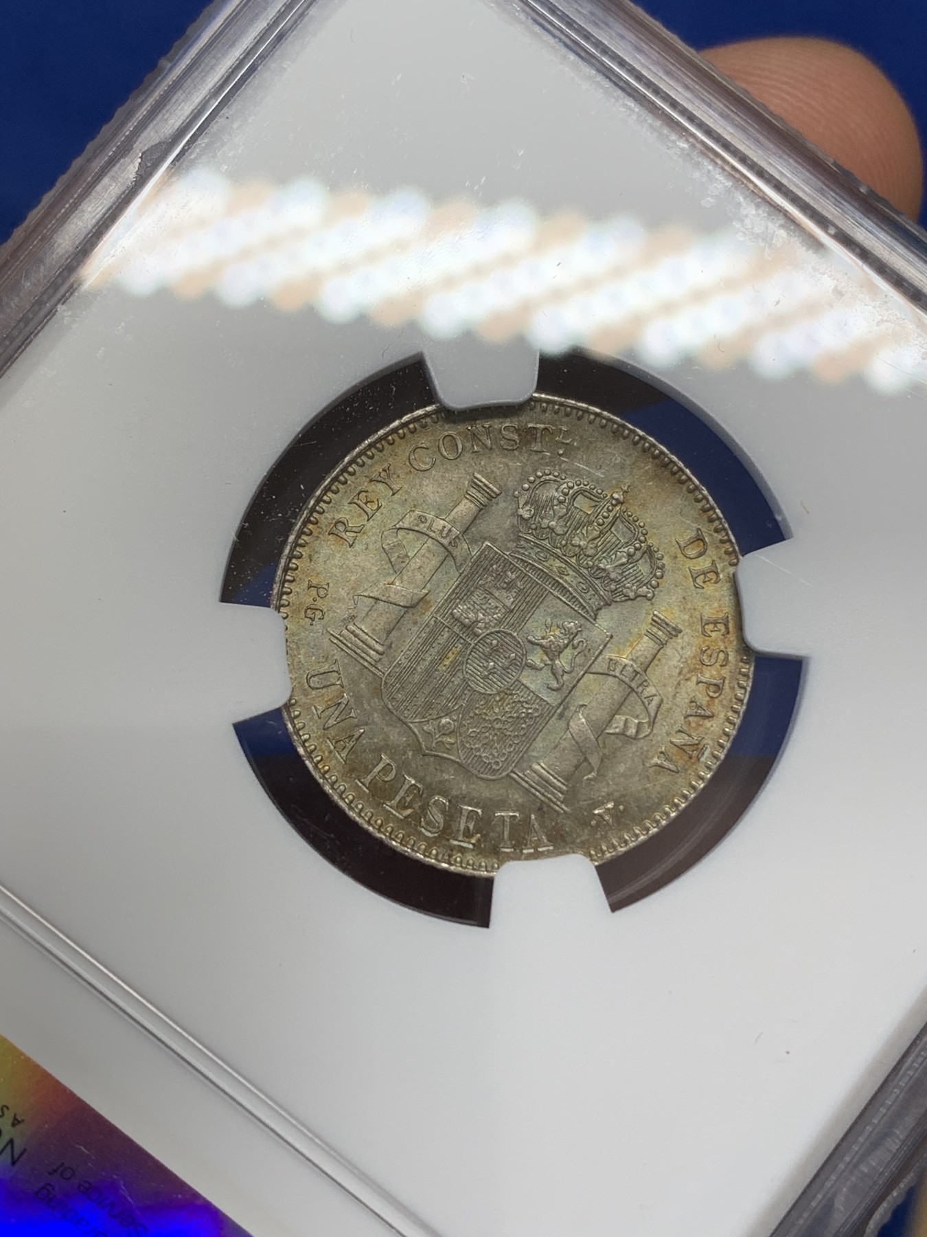 《竞宝斋》第215场-周日，周一 2场 (全场包邮) NGC MS64 西班牙1896年阿方索十三世1比塞塔银币 高分 五彩包浆 难得