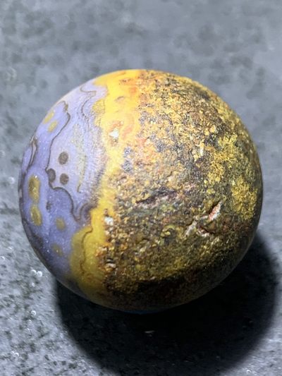 精美亚光风化草花纹战国红玛瑙手工雕刻福字单珠一颗！ 精美亚光风化草花纹战国红玛瑙手工雕刻福字单珠一颗！