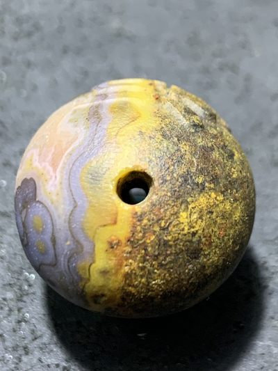 精美亚光风化草花纹战国红玛瑙手工雕刻福字单珠一颗！ 精美亚光风化草花纹战国红玛瑙手工雕刻福字单珠一颗！