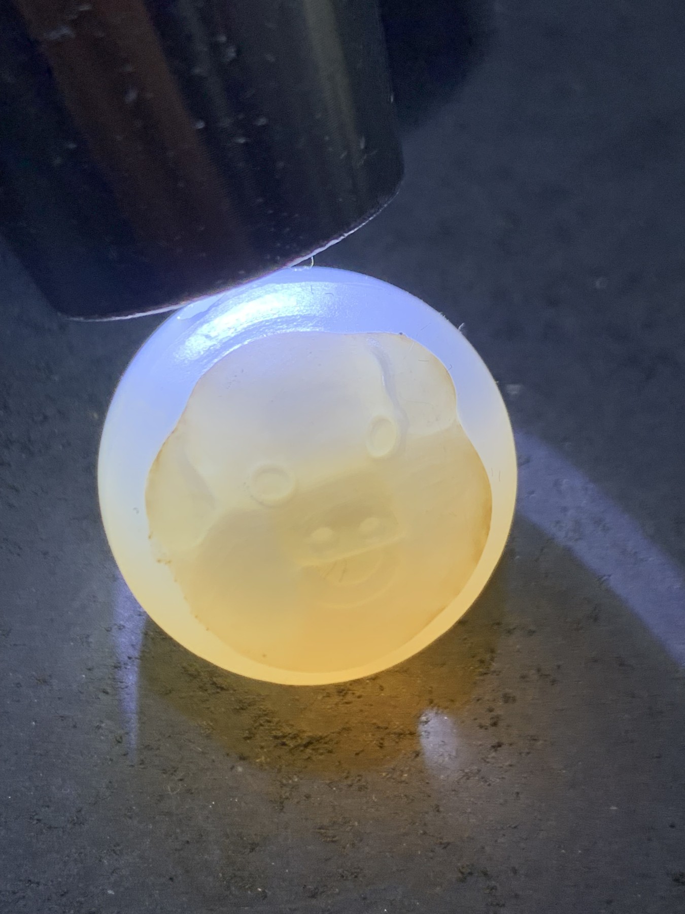 精美高玉化亚光海洋玉髓手工俏色巧雕小猪2.0随形圆珠一个！