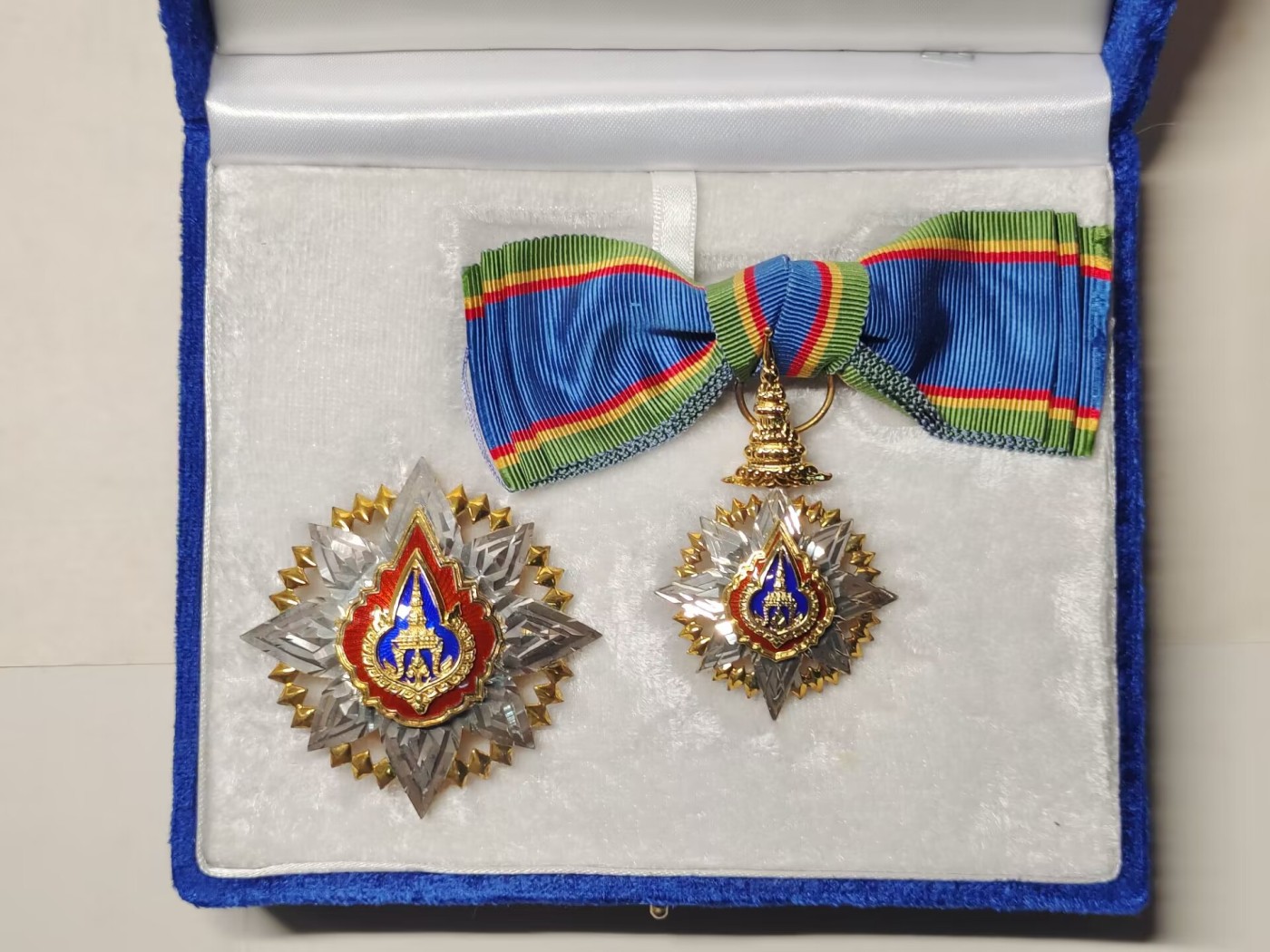 老威廉第五次麦稀奇拍卖 泰国大军官级王冠勋章，女版银质