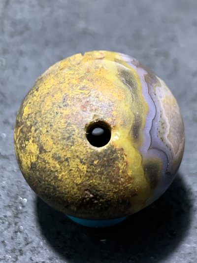 精美亚光风化草花纹战国红玛瑙手工雕刻福字单珠一颗！ 精美亚光风化草花纹战国红玛瑙手工雕刻福字单珠一颗！