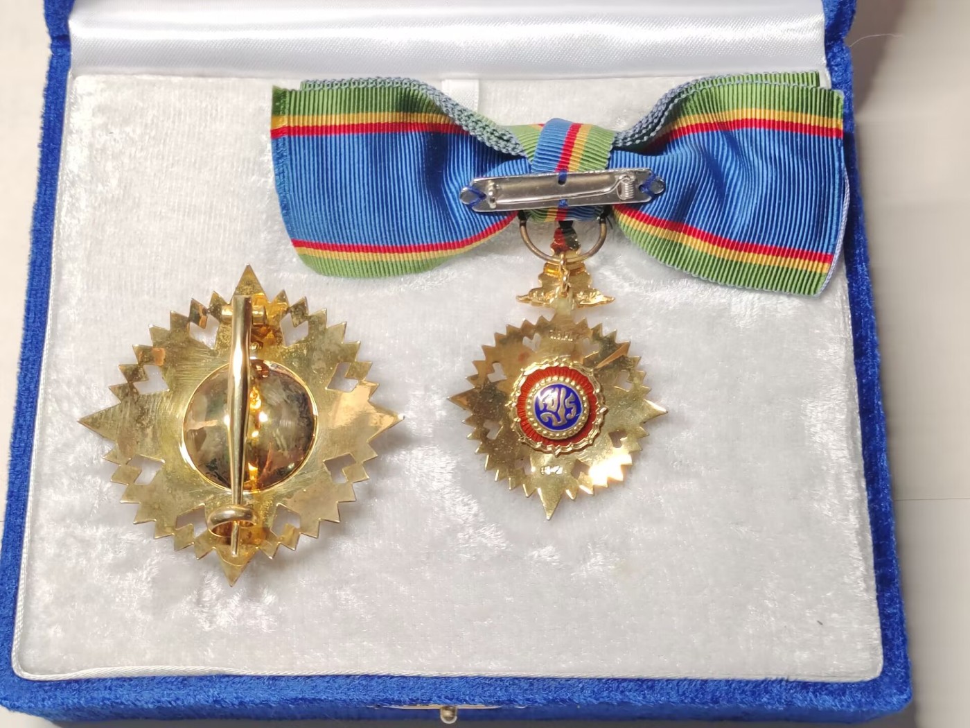 老威廉第五次麦稀奇拍卖 泰国大军官级王冠勋章，女版银质