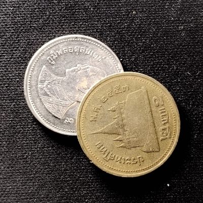 231202 泰国2铢一组2枚，保真年份随机发货