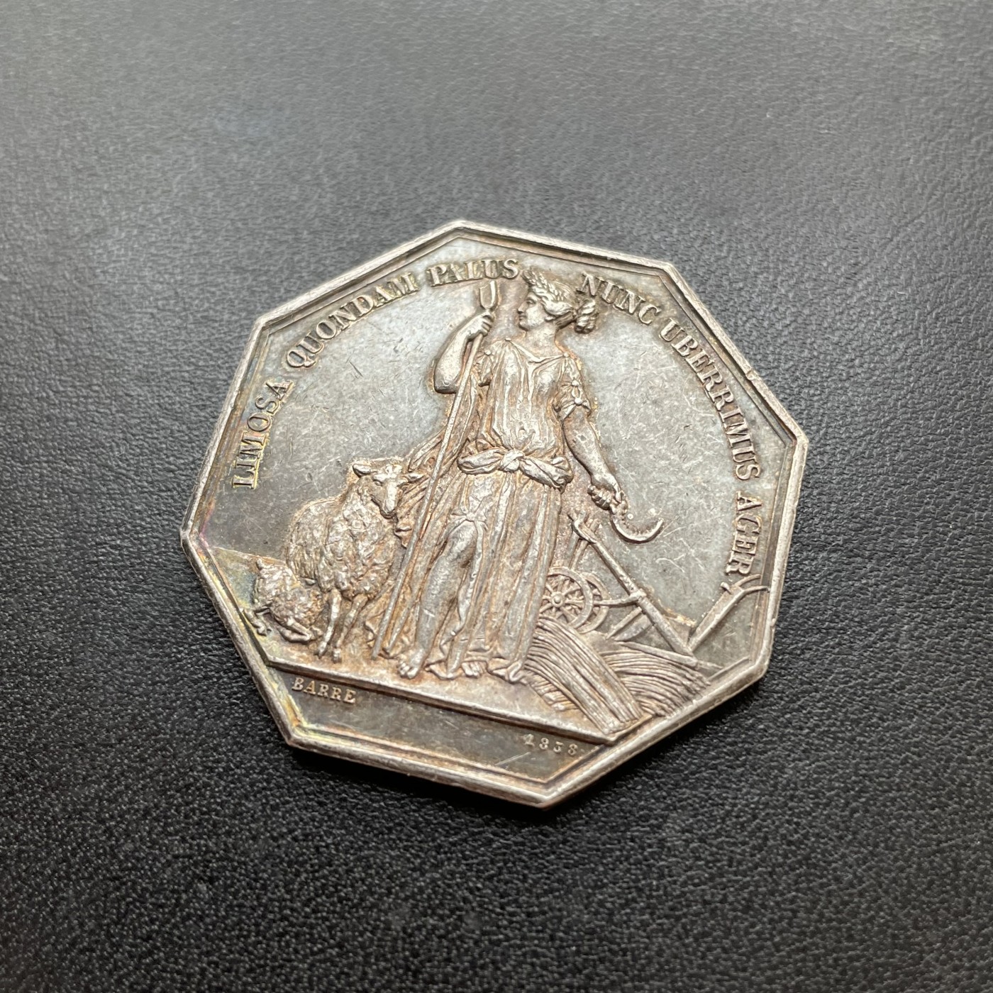 「木头集藏」章牌专场-第33期 1836年法国农业公司银章 直径：36 mm，19.6 g，边铭：油灯 （1832-1842年），少见代币